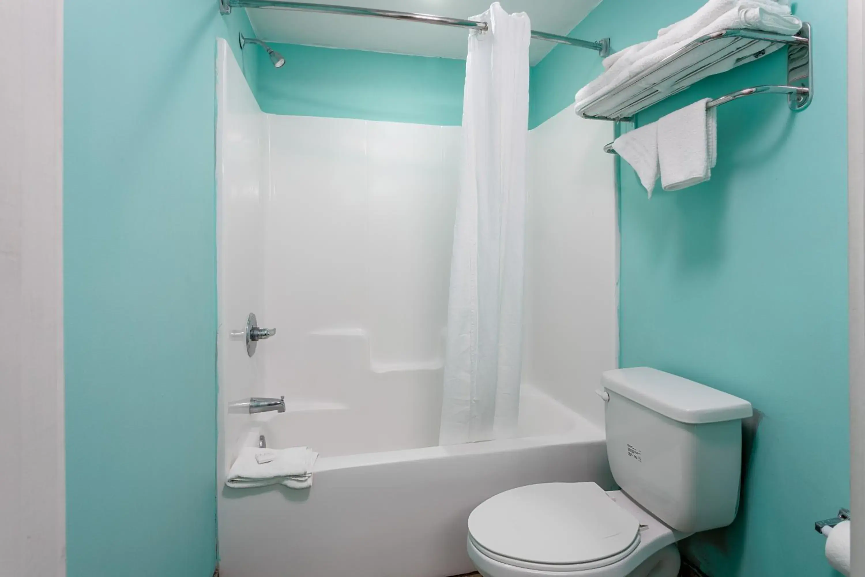 Shower in Bikini Beach Resort Shower in Bikini Beach Resort