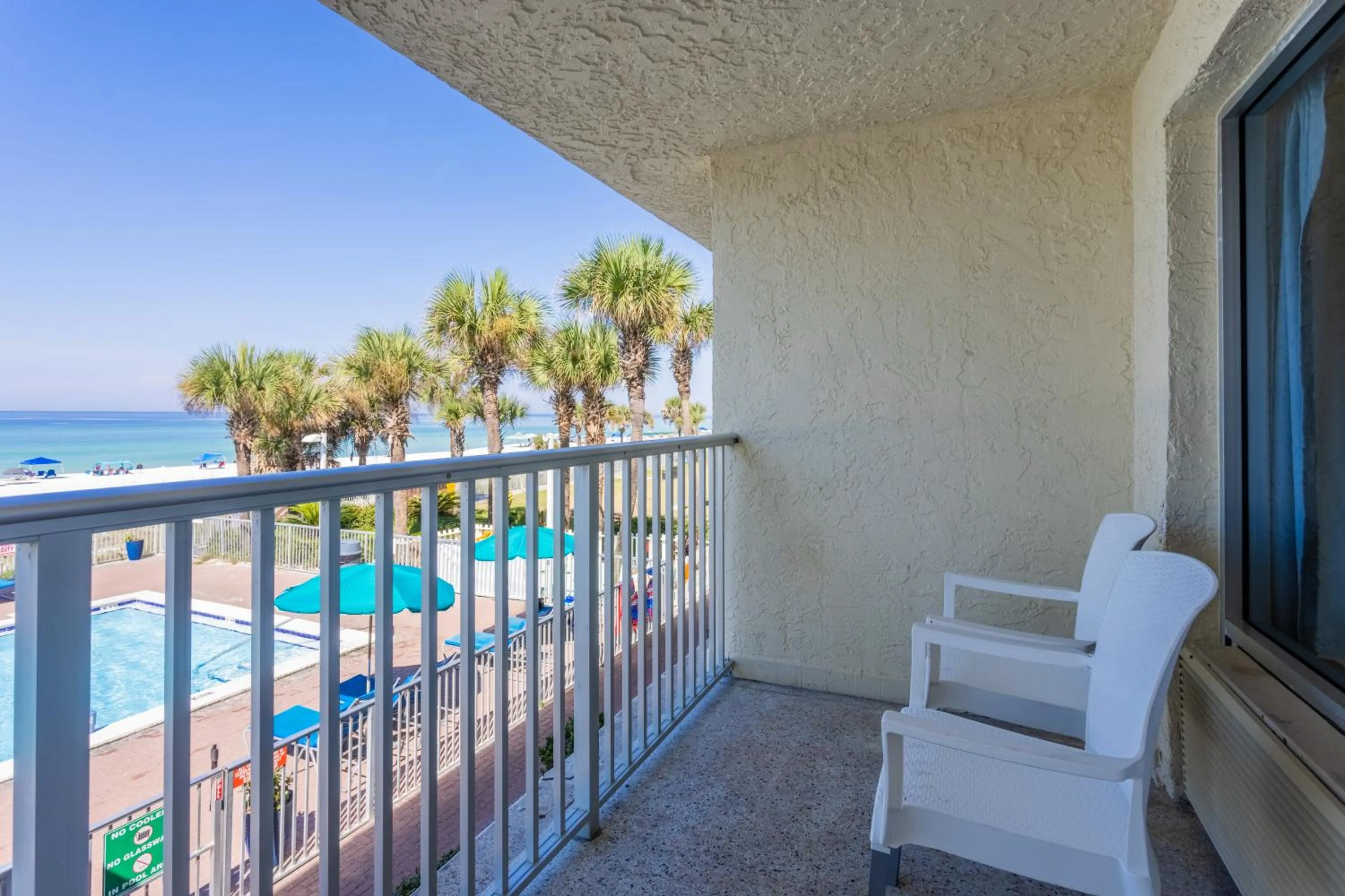 Balcony/Terrace in Bikini Beach Resort