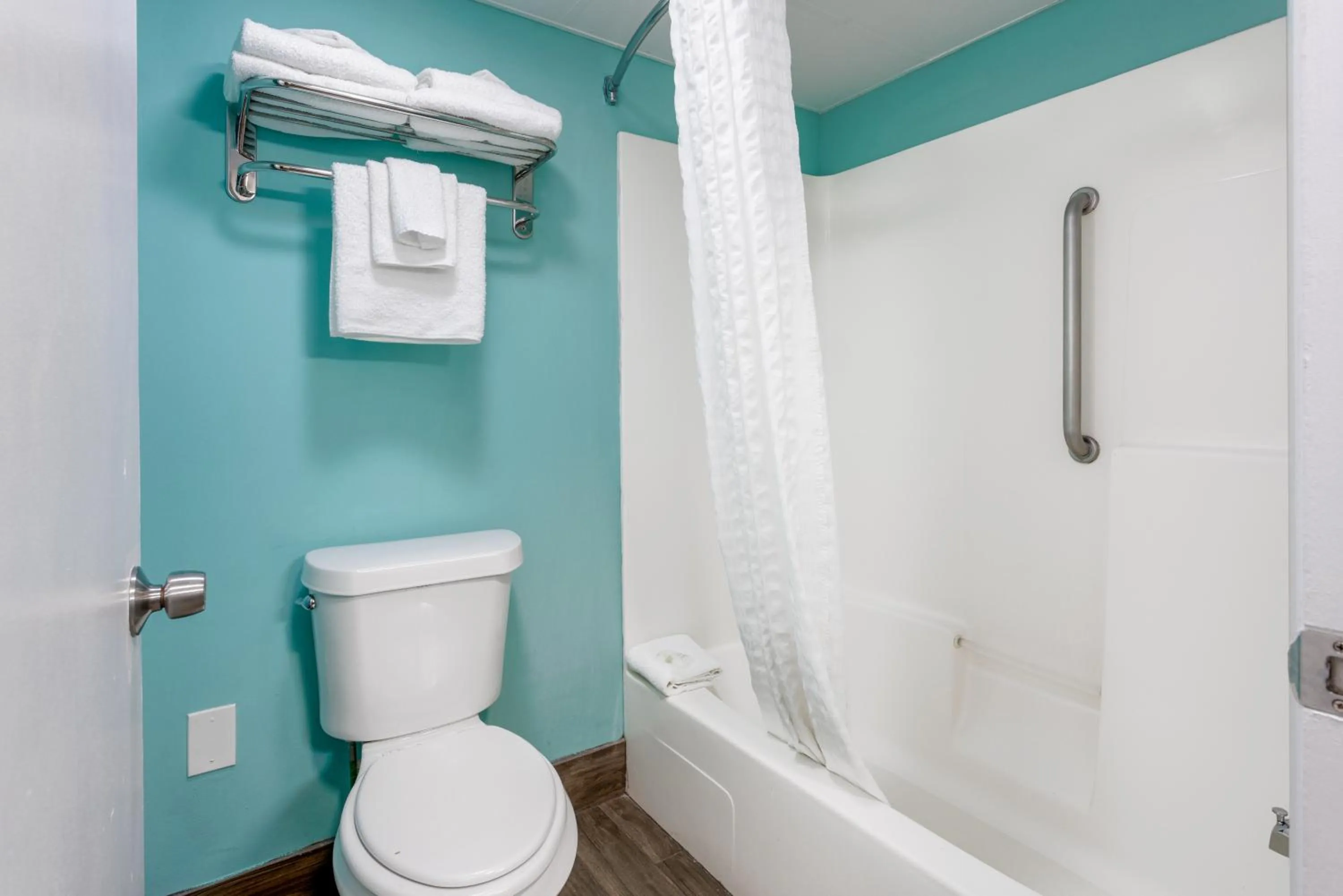 Shower in Bikini Beach Resort