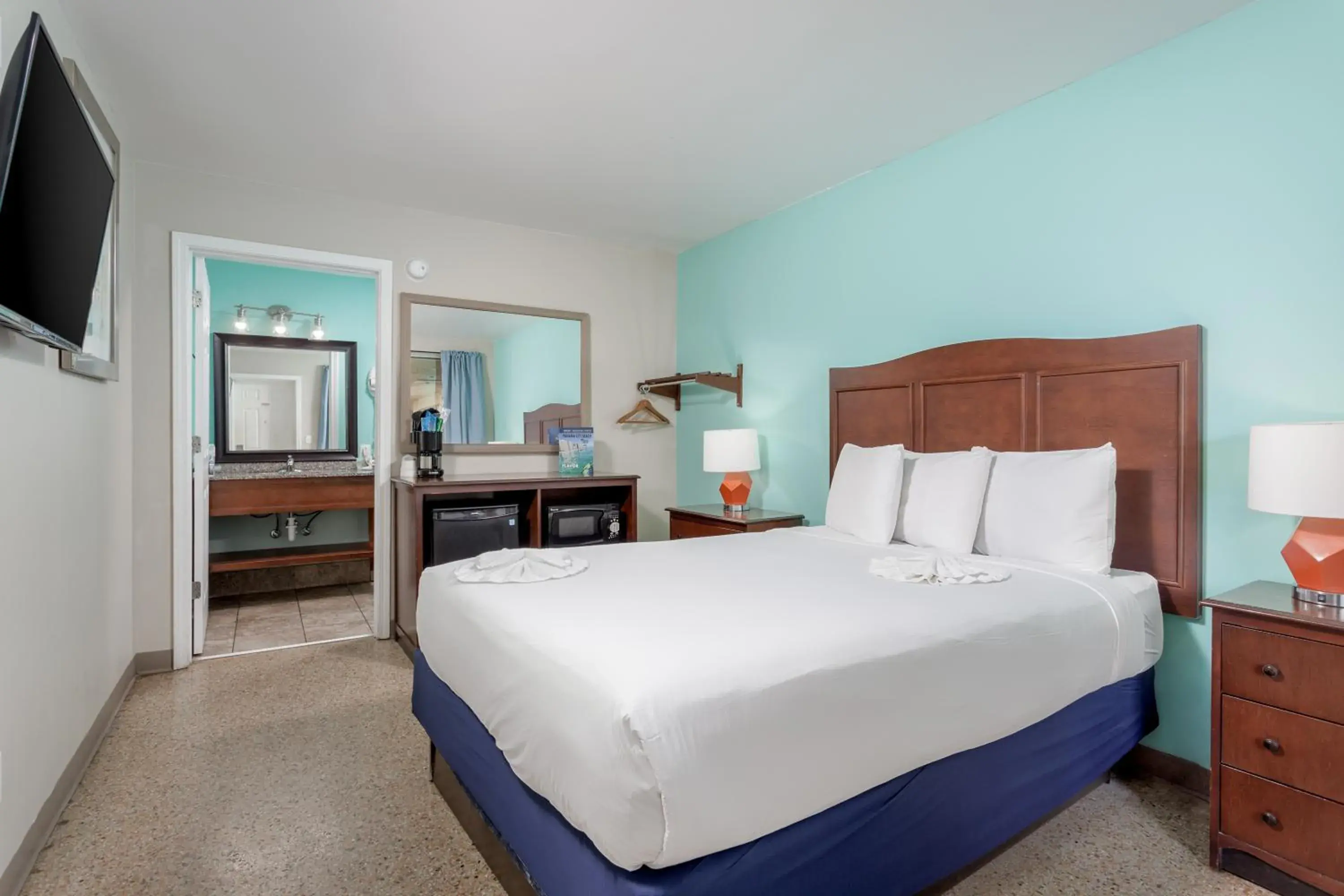 King Room in Bikini Beach Resort King Room in Bikini Beach Resort