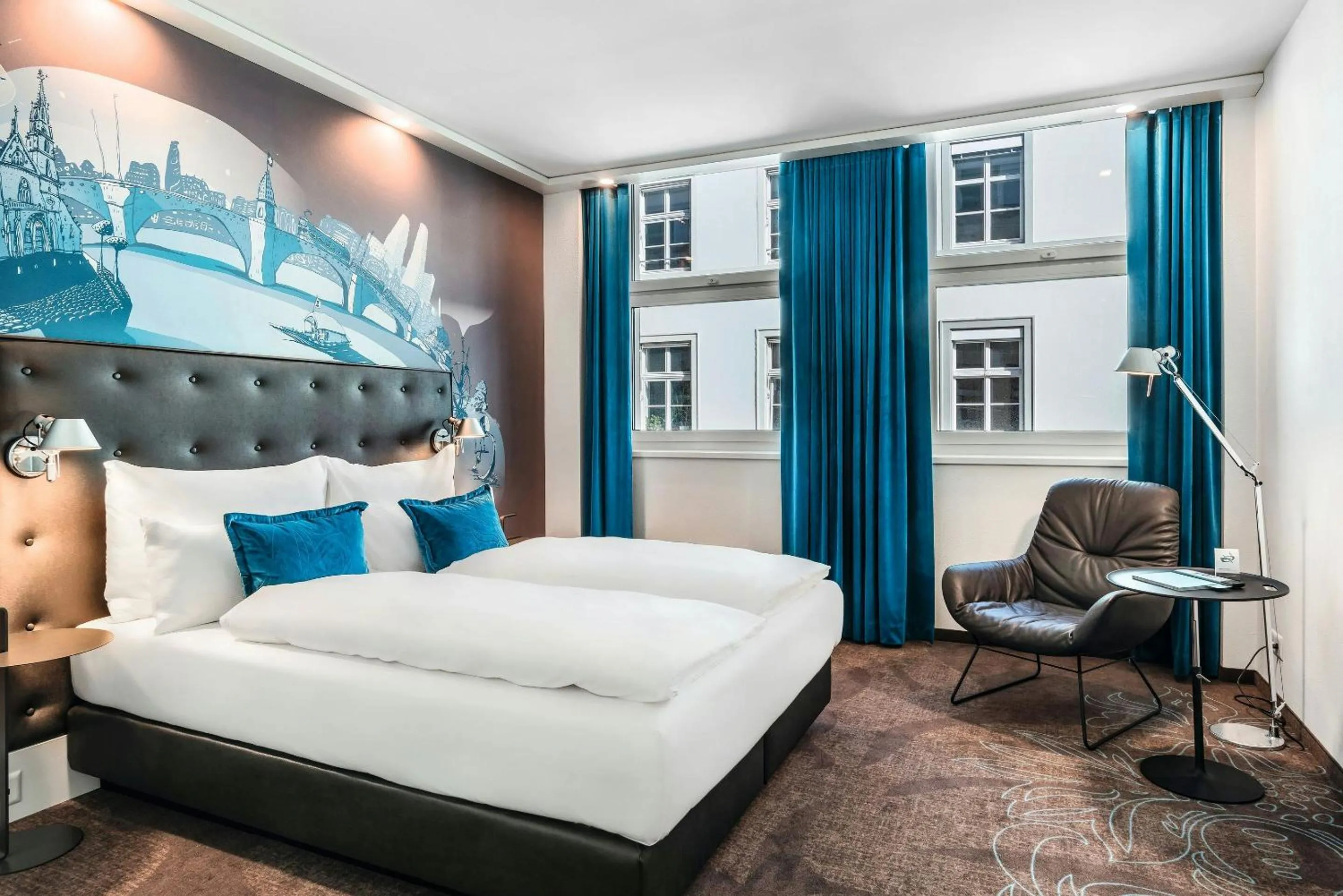 Photo of the whole room, Bed in Motel One Basel