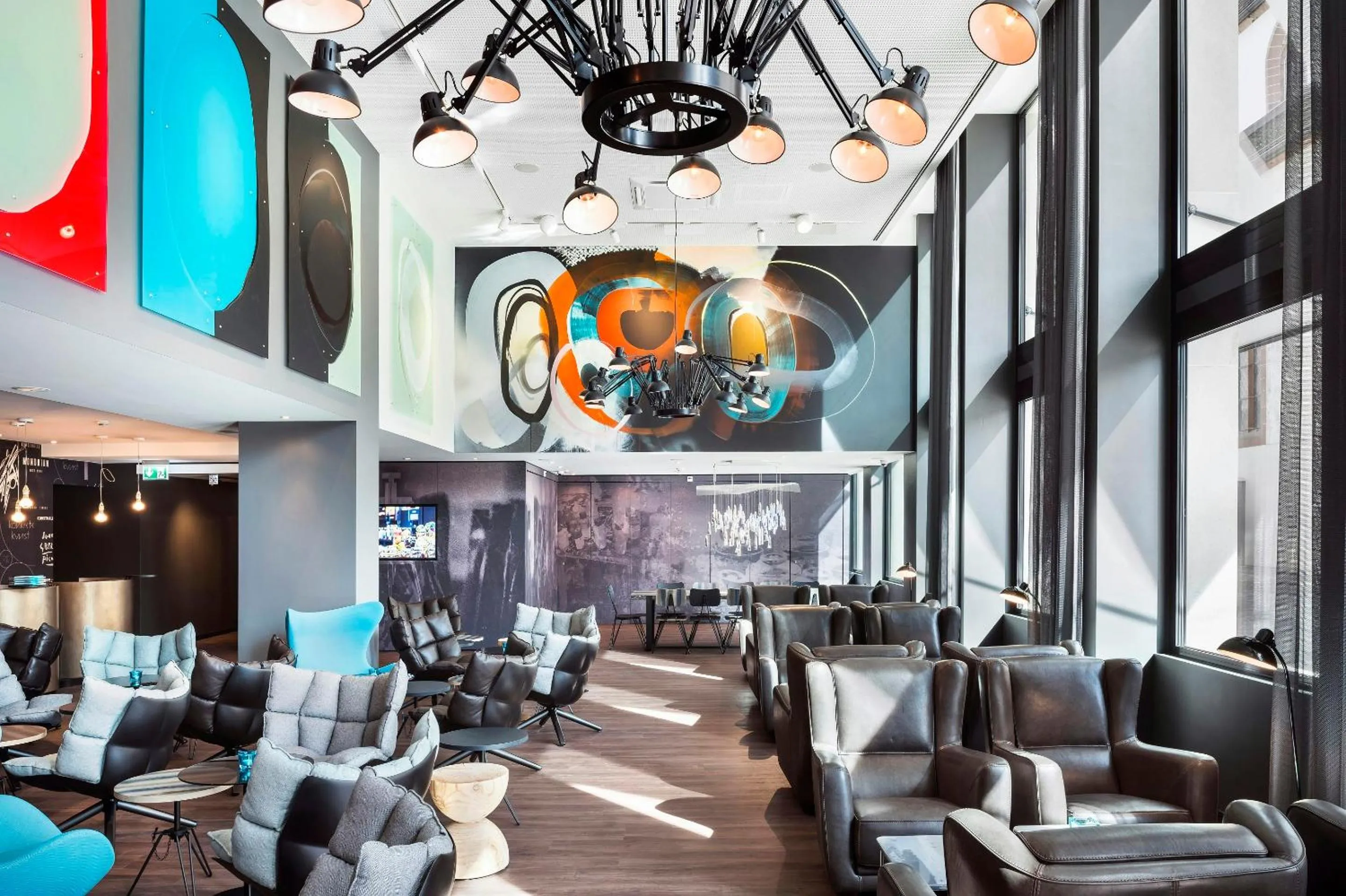 Lounge or bar in Motel One Basel