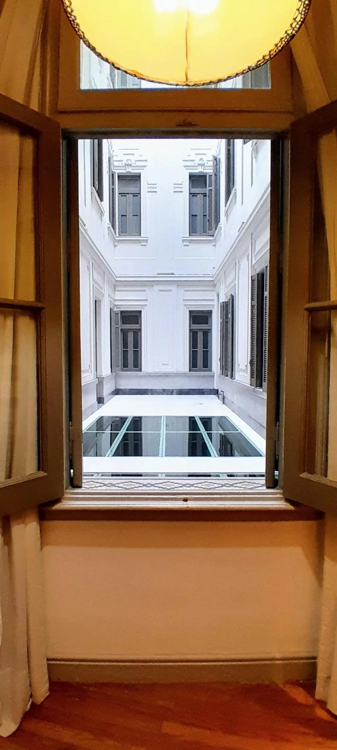 Inner courtyard view in Esplendor by Wyndham Savoy Rosario