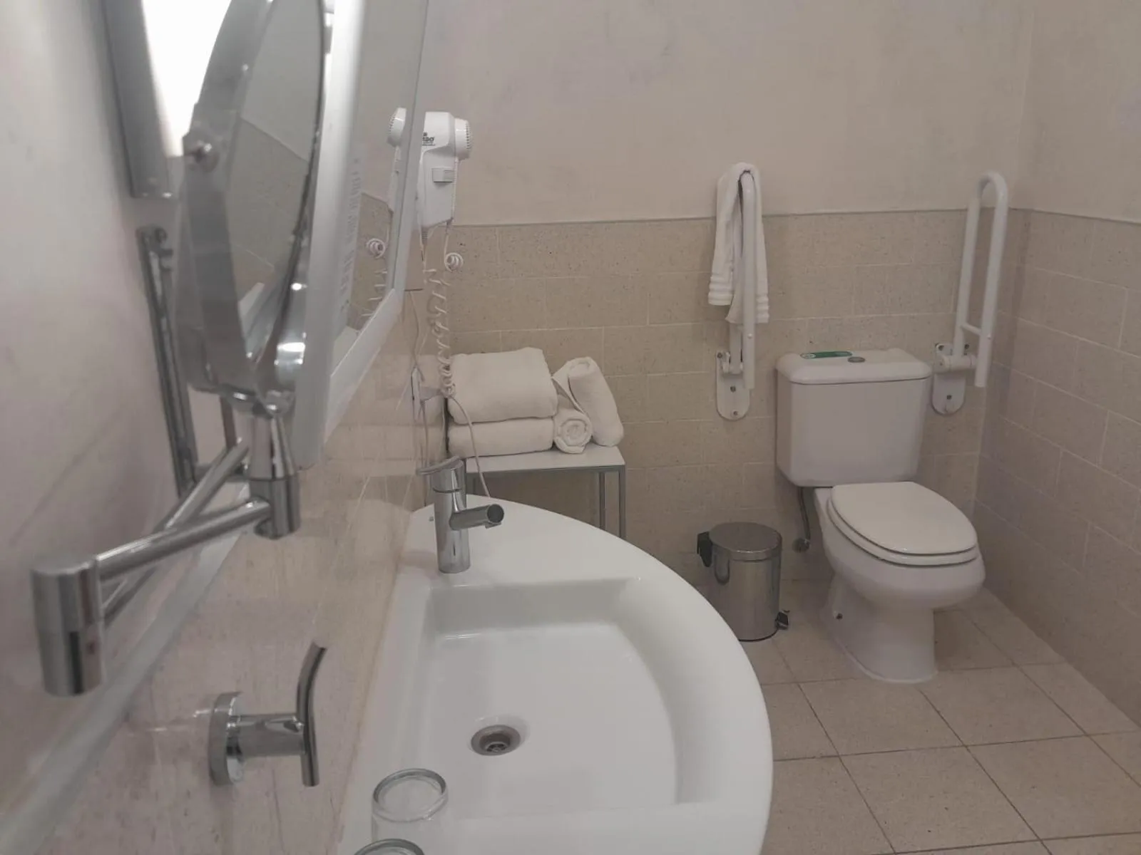 Bathroom in Esplendor by Wyndham Savoy Rosario