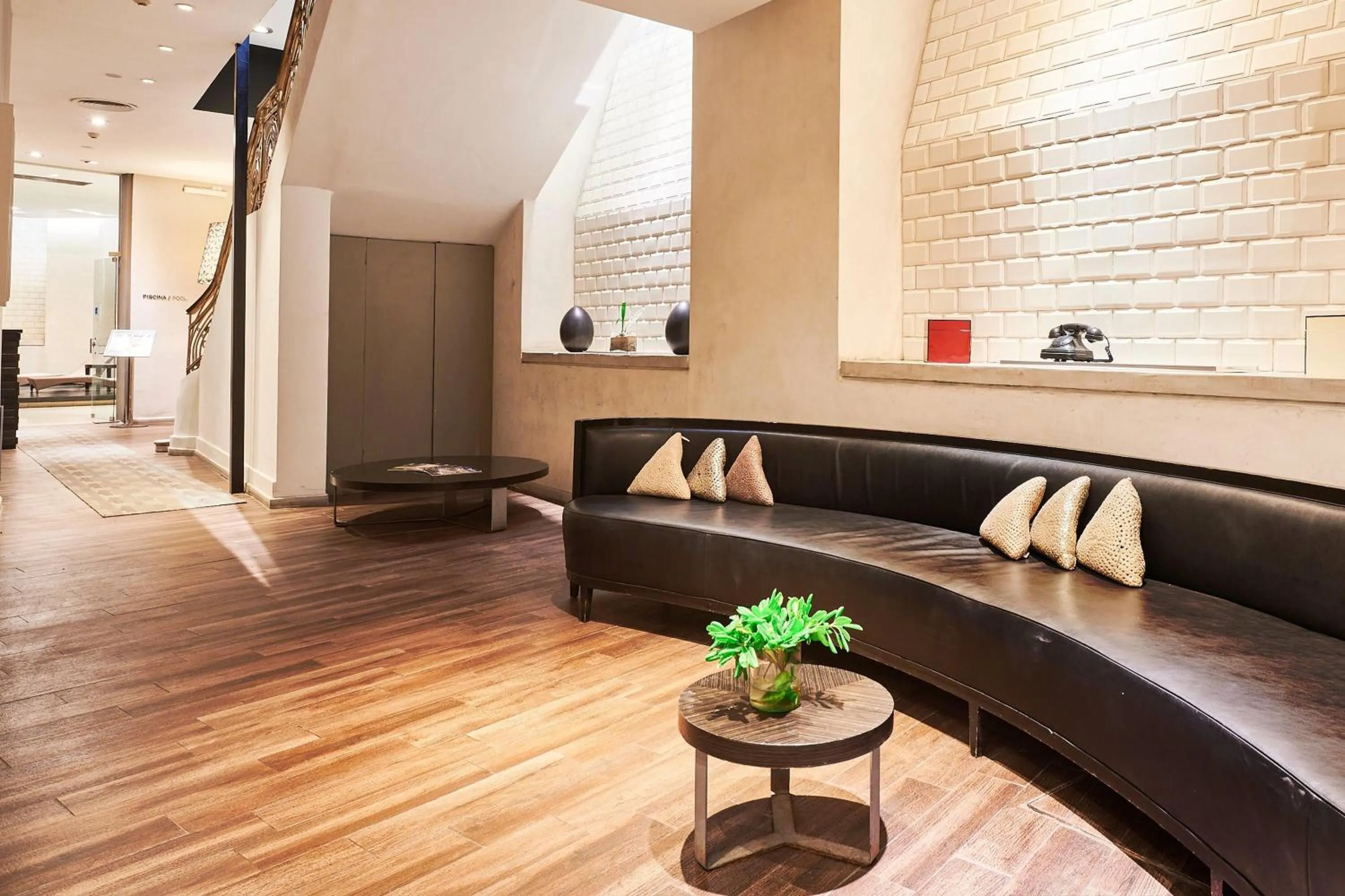 Lobby or reception in Esplendor by Wyndham Savoy Rosario