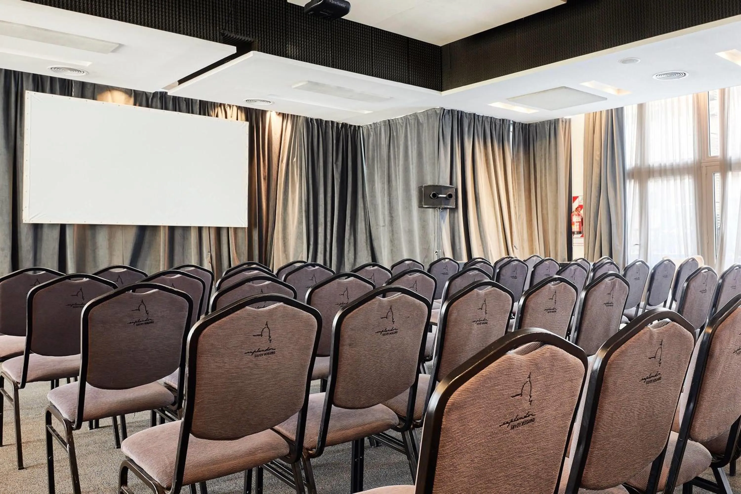 Meeting/conference room in Esplendor by Wyndham Savoy Rosario