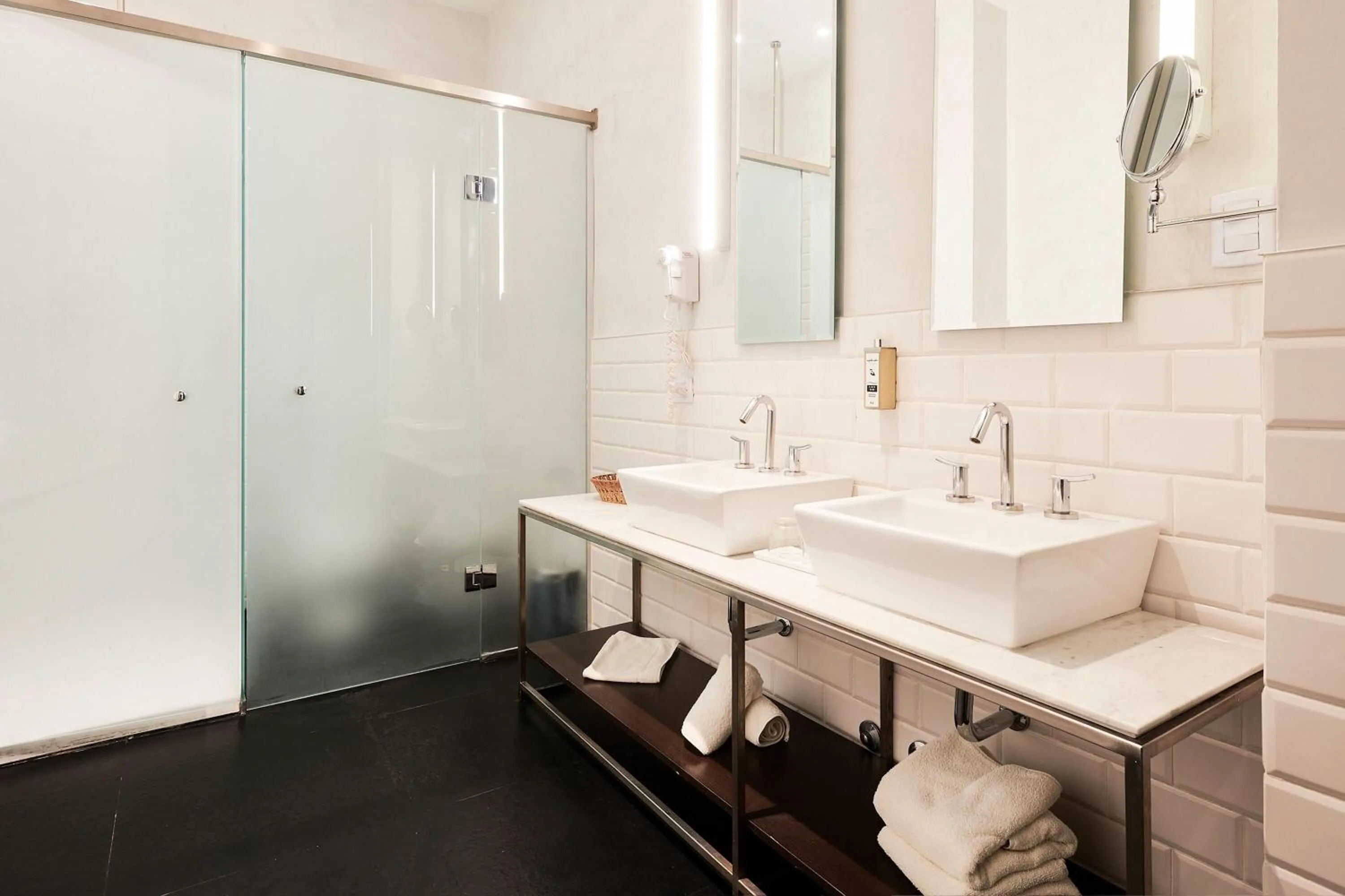 Photo of the whole room in Esplendor by Wyndham Savoy Rosario