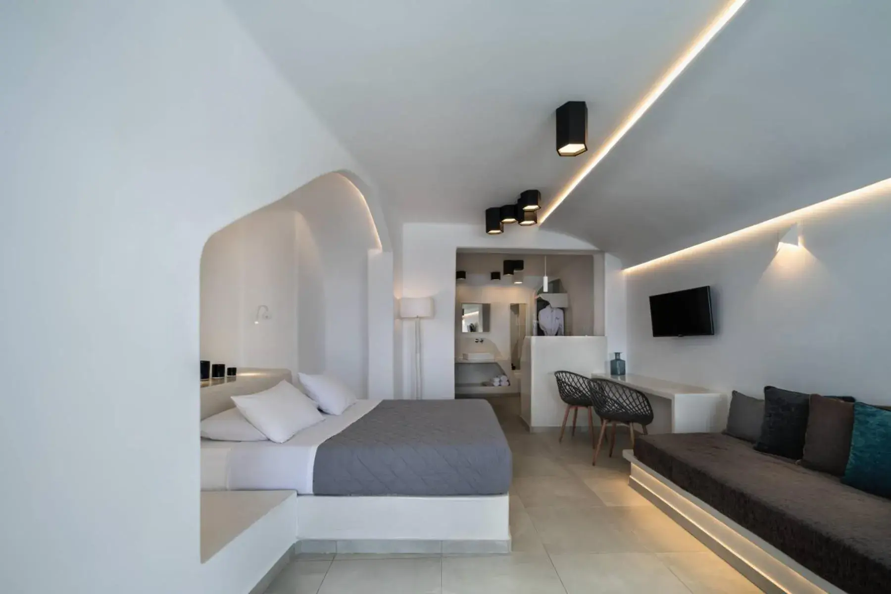 Bed in Kasimatis by La Perla - Adults Only Bed in Kasimatis by La Perla - Adults Only