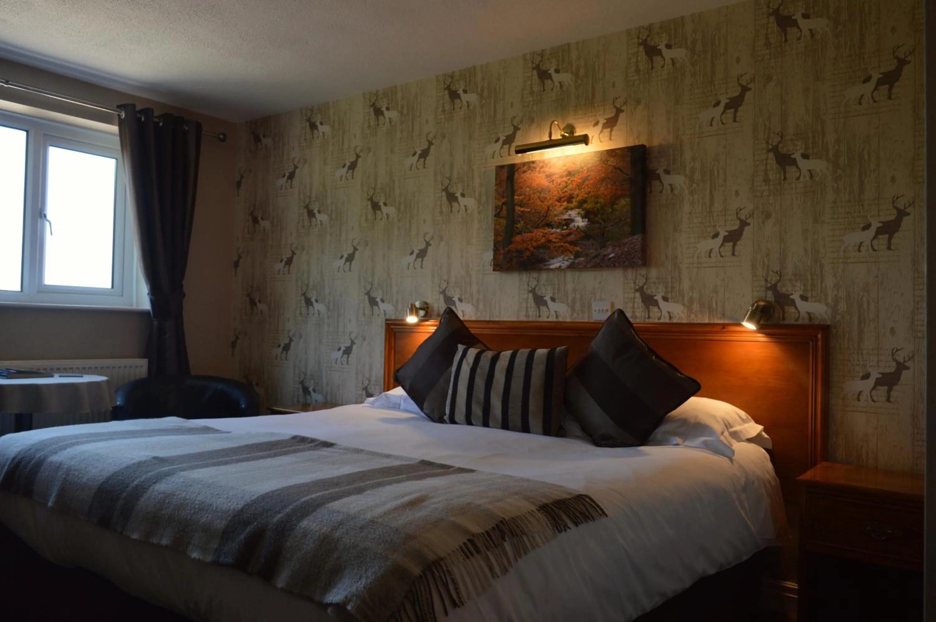 Photo of the whole room, Bed in Orchard Lodge & Wolds Restaurant