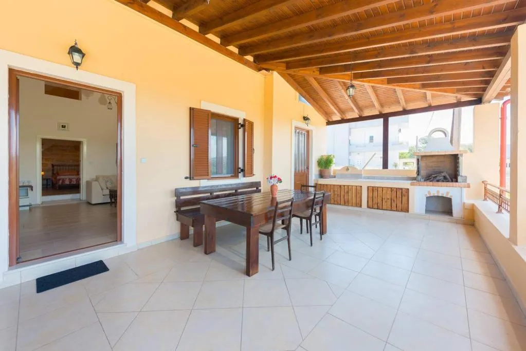 Property building in Theologos Traditional House