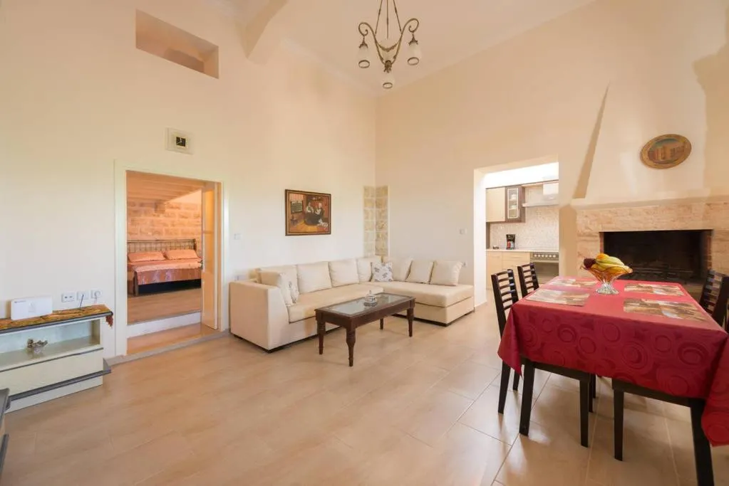 Property building in Theologos Traditional House