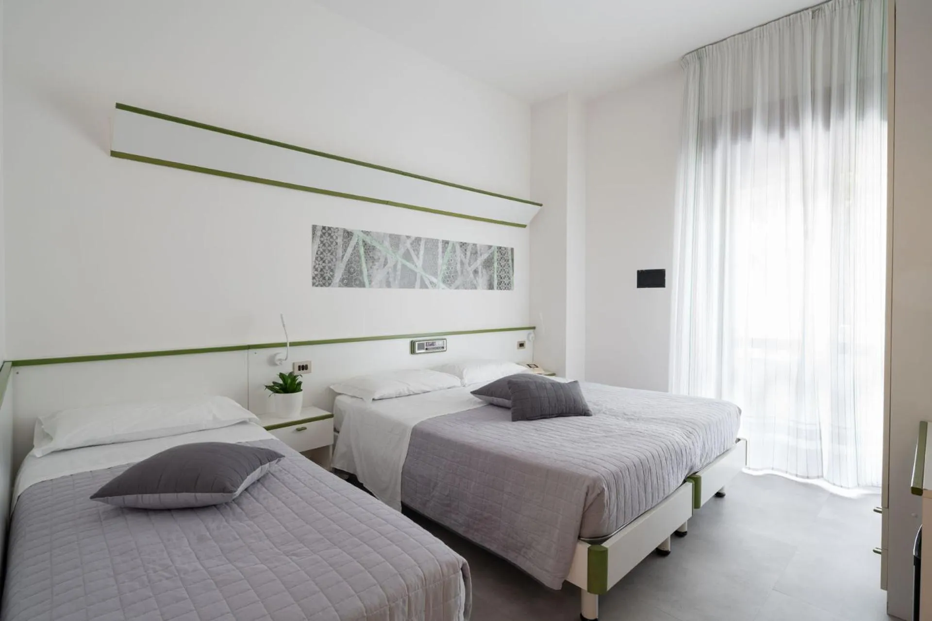 Photo of the whole room, Bed in Hotel Iris Jesolo