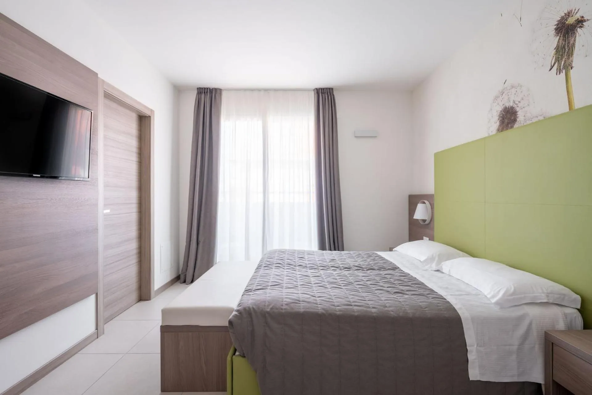 Photo of the whole room, Bed in Hotel Iris Jesolo