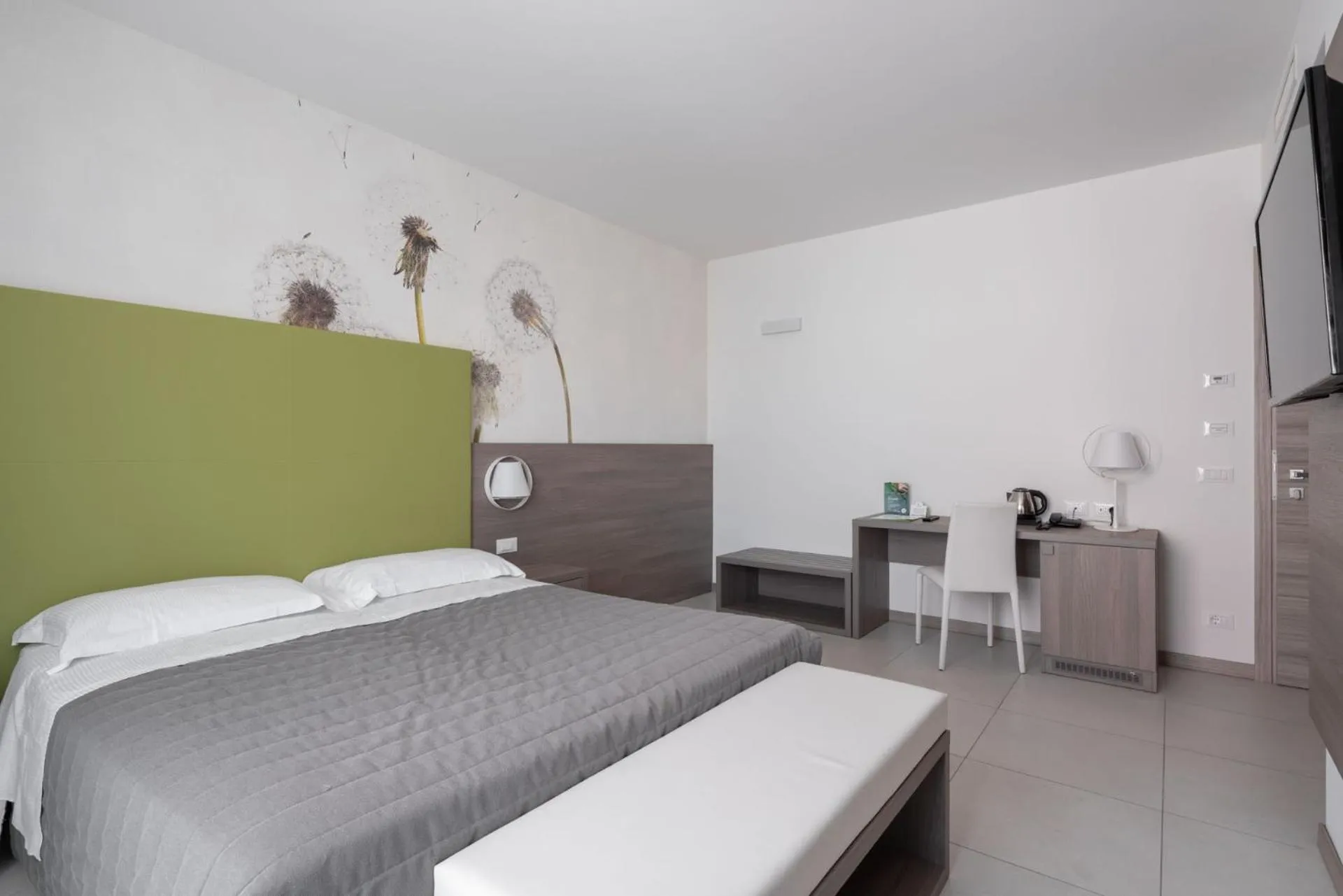 Photo of the whole room, Bed in Hotel Iris Jesolo