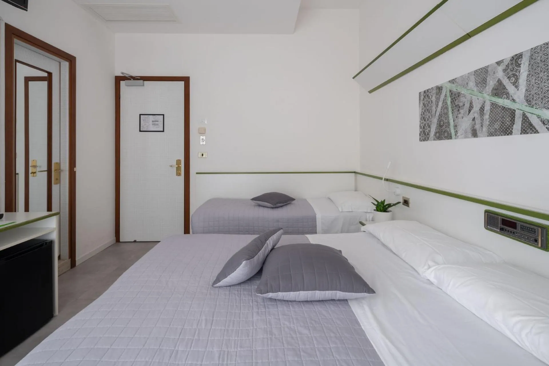Photo of the whole room, Bed in Hotel Iris Jesolo