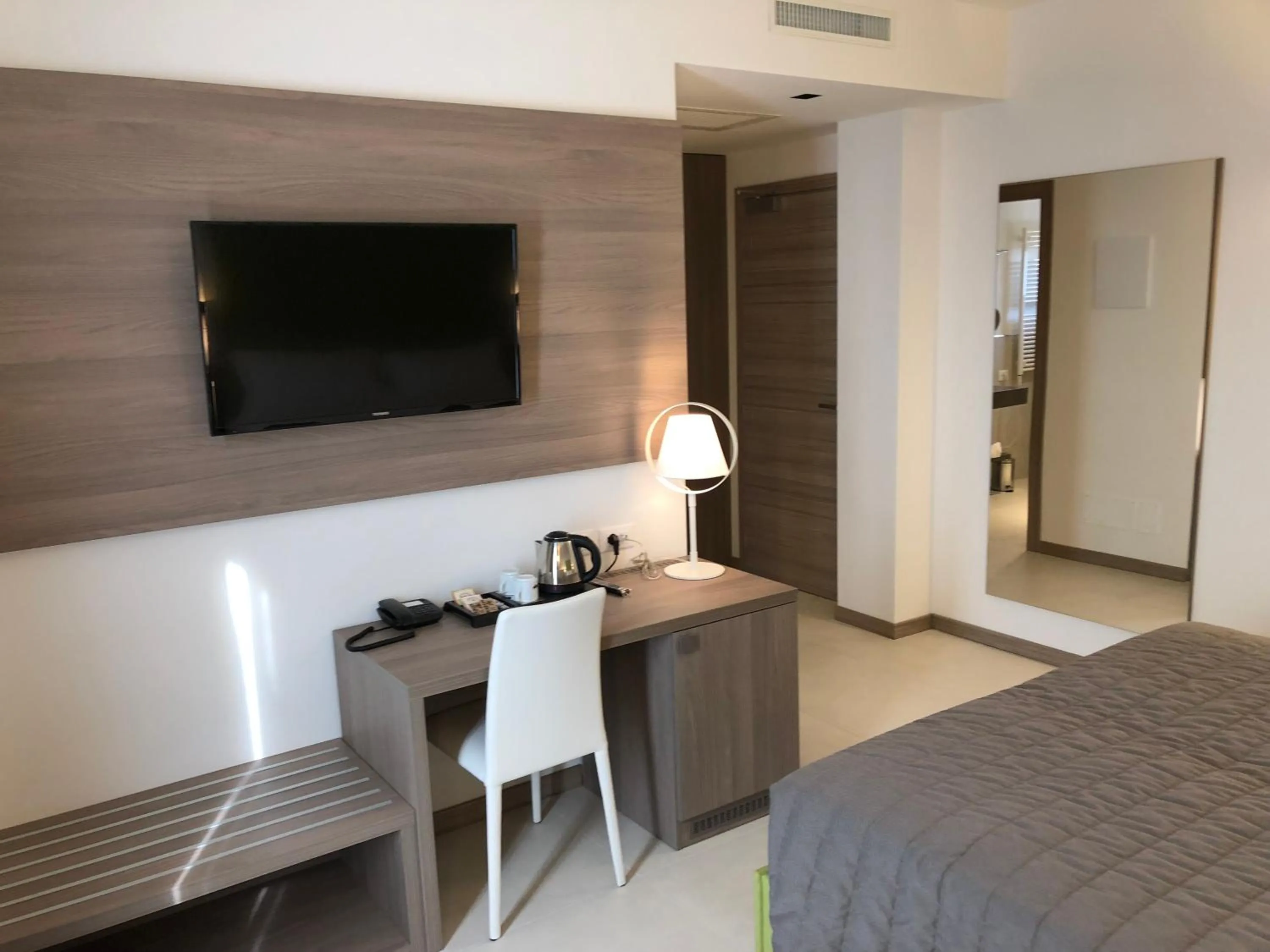 Photo of the whole room, Bed in Hotel Iris Jesolo