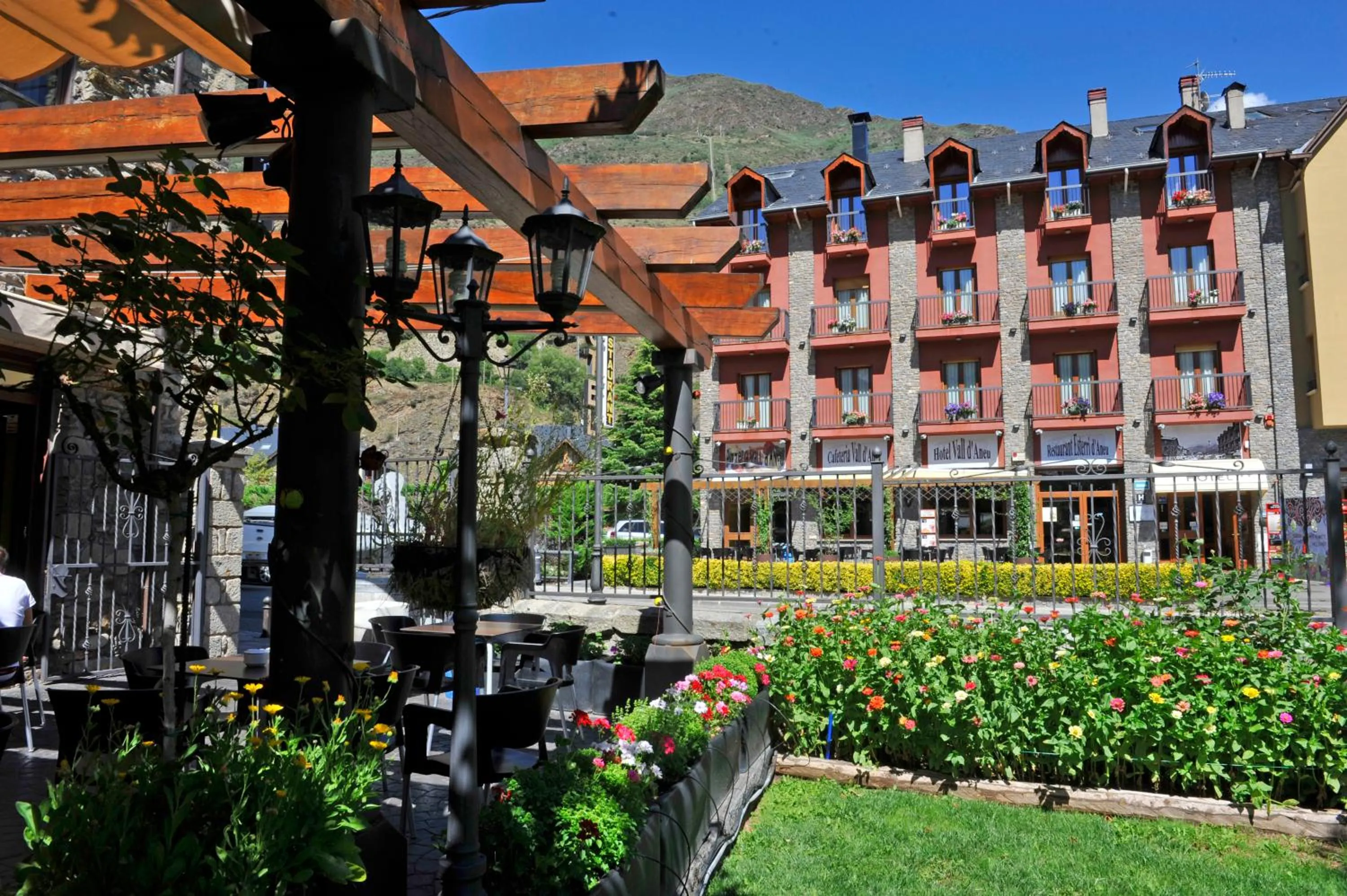 Property building in Hotel Vall d´Aneu