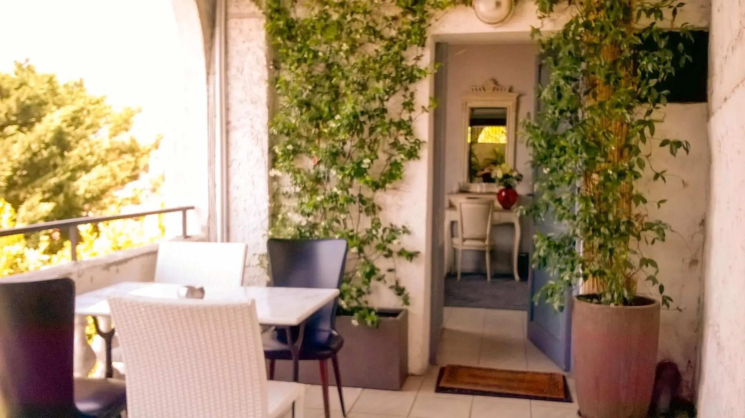 Balcony/Terrace in Le Panoramic Boutique Hôtel