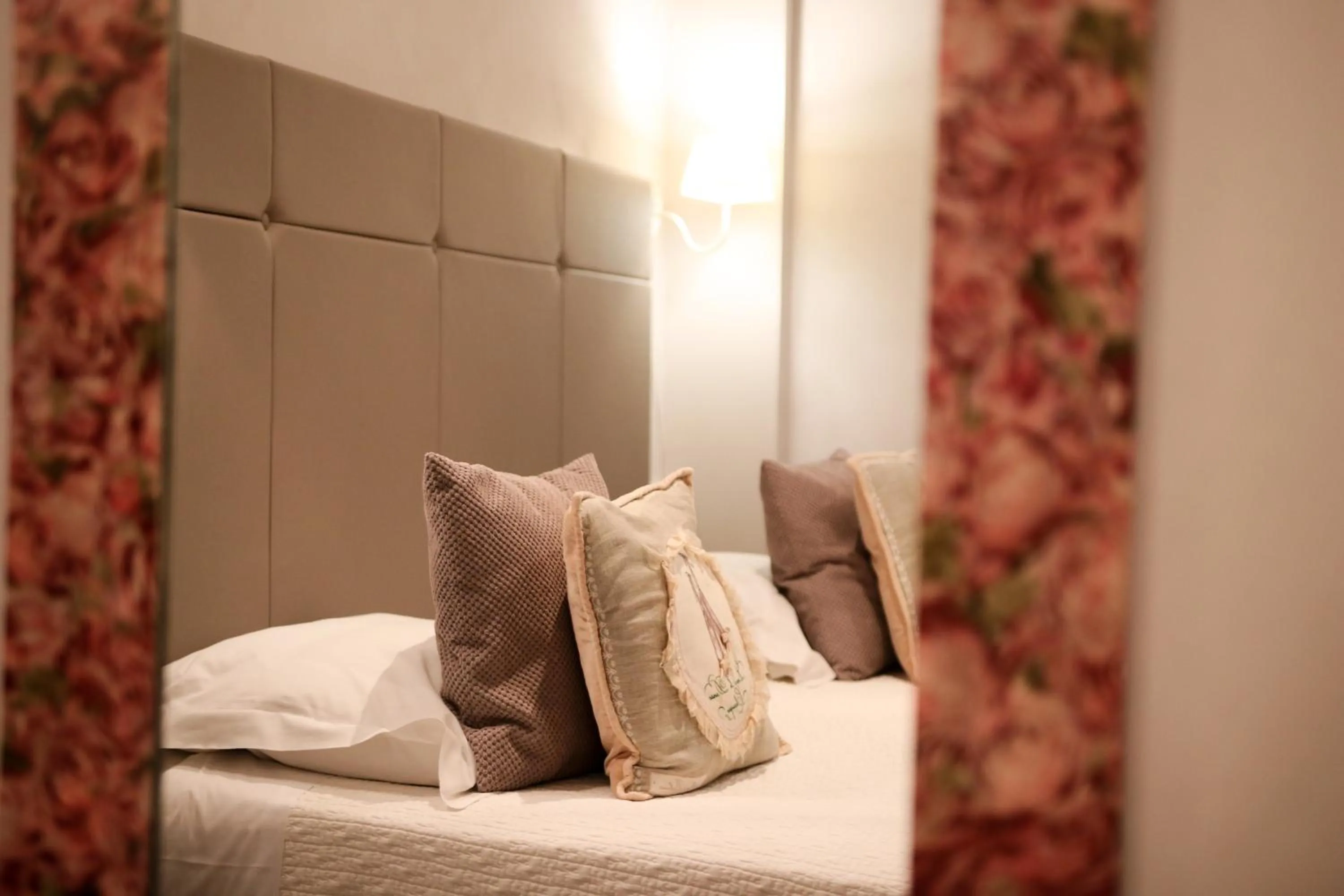 Decorative detail in Le Panoramic Boutique Hôtel