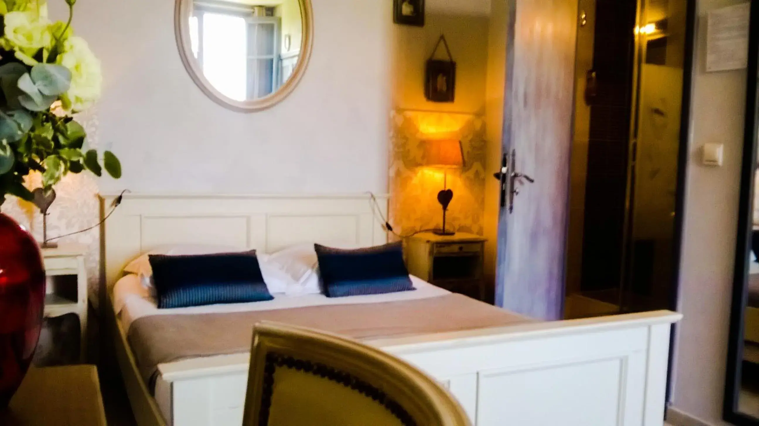 Photo of the whole room, Bed in Le Panoramic Boutique Hôtel