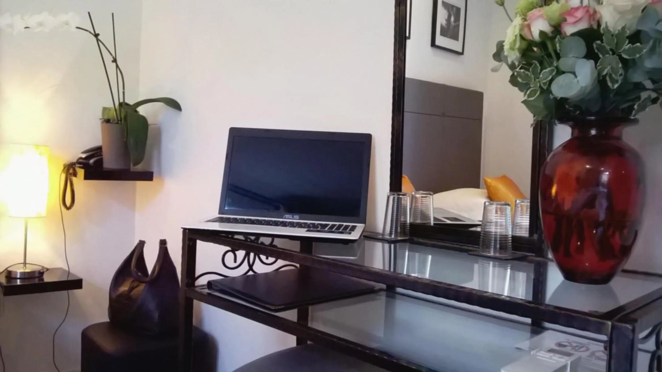 Decorative detail in Le Panoramic Boutique Hôtel