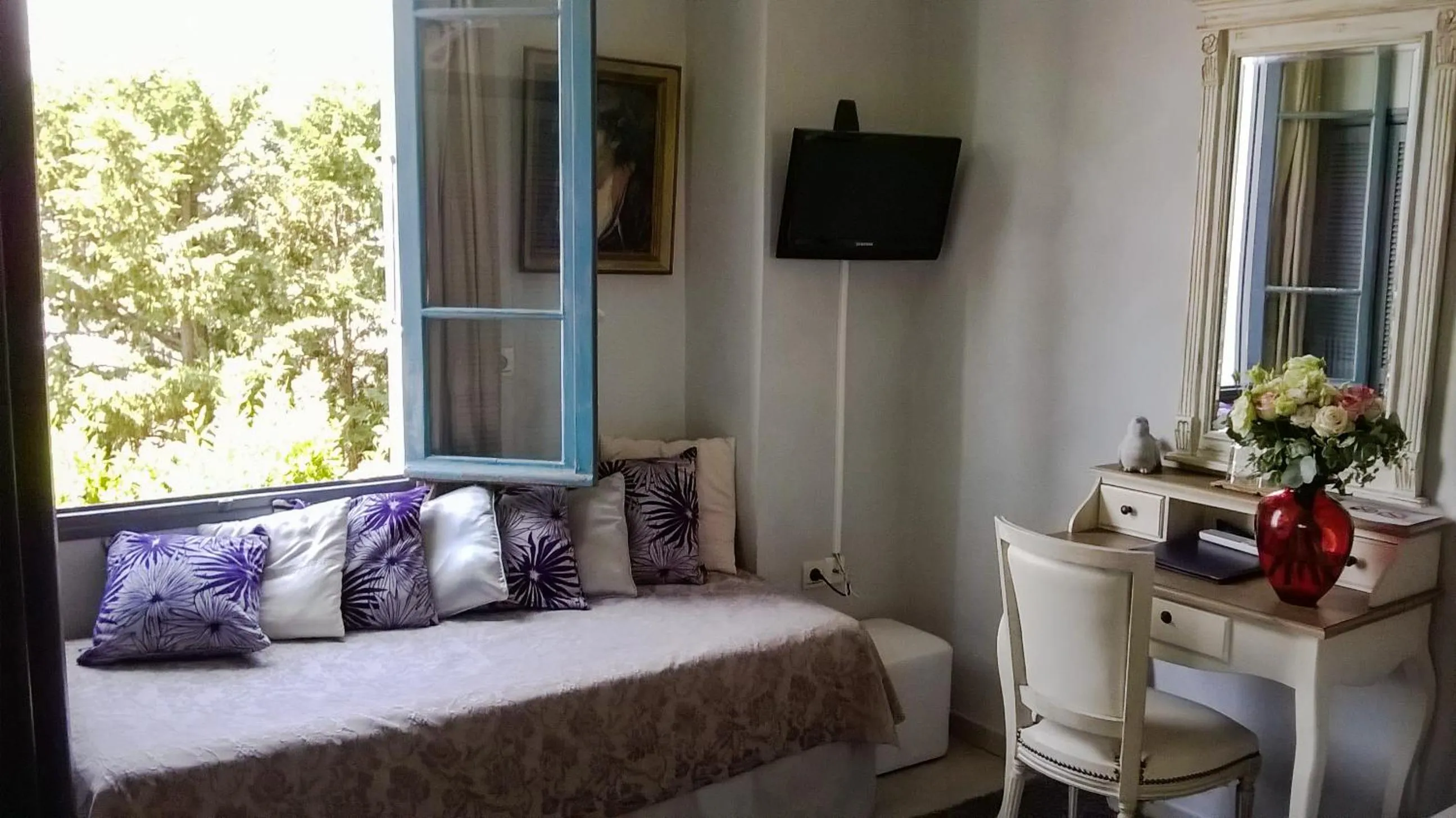 Decorative detail in Le Panoramic Boutique Hôtel