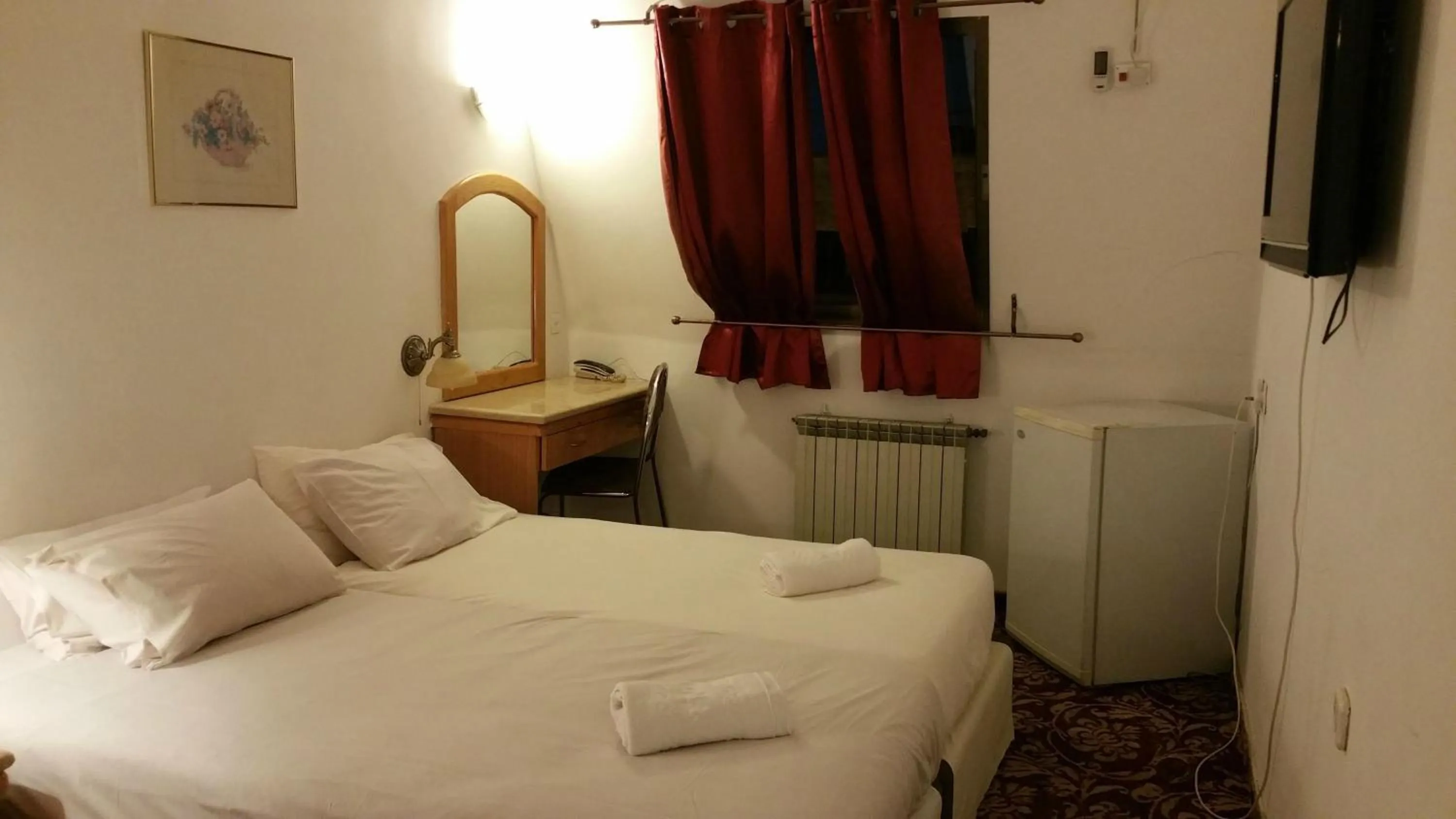 Bedroom, Bed in Zion Hotel