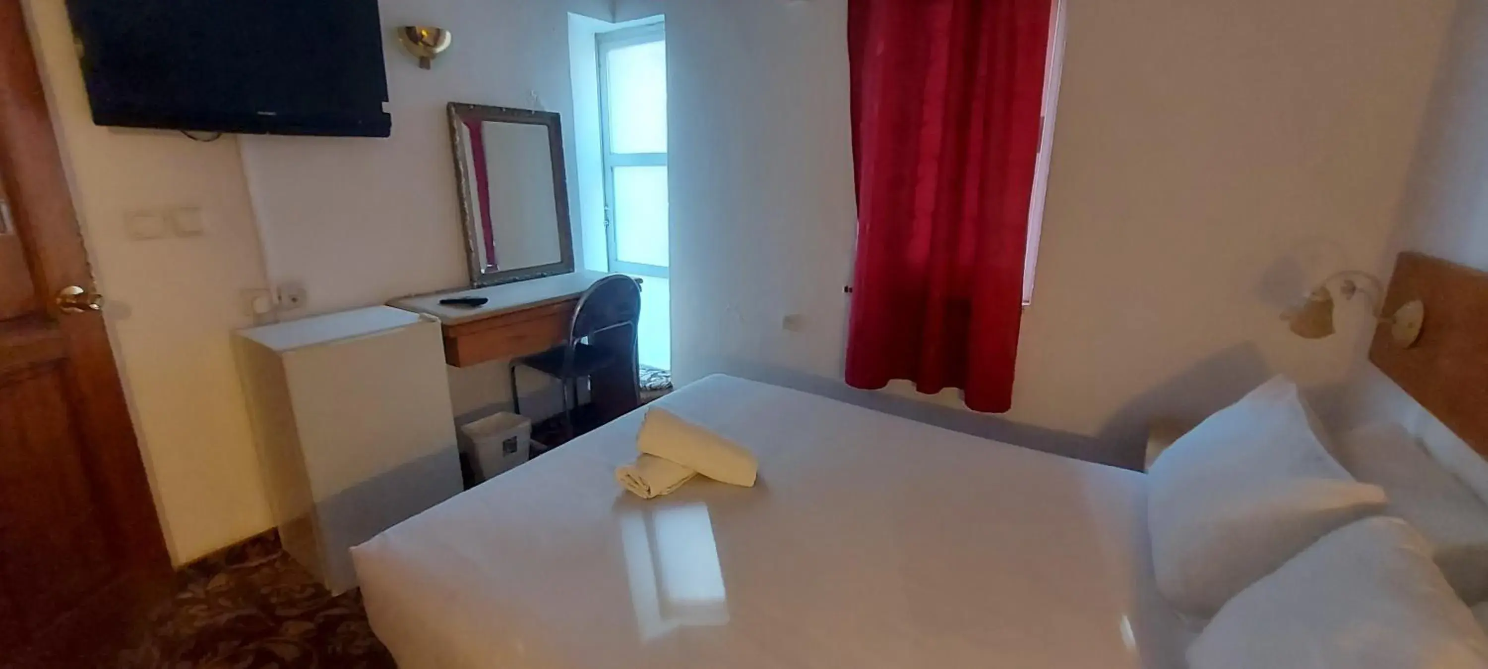 Budget Double Room in Zion Hotel Budget Double Room in Zion Hotel