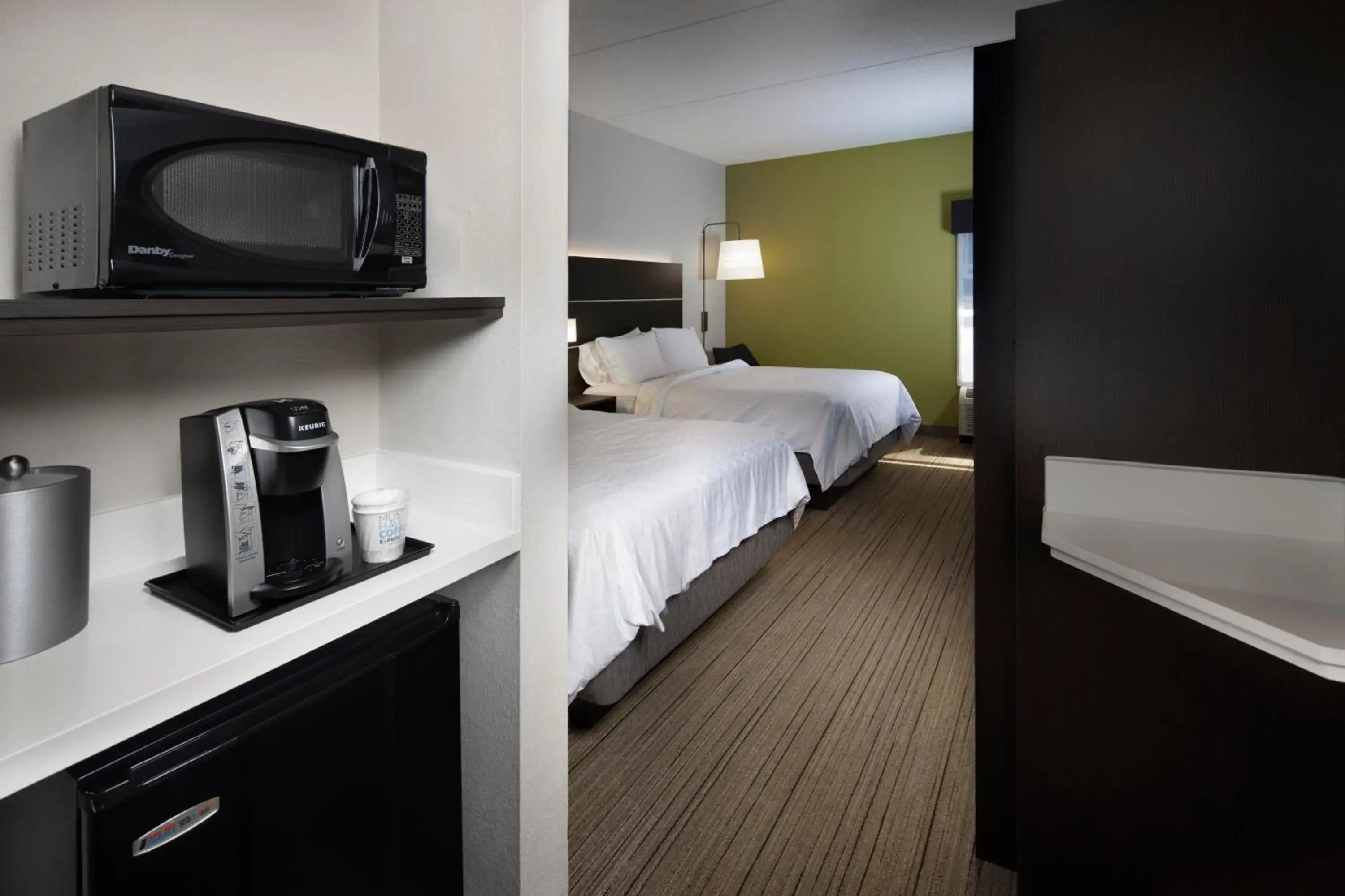 Standard Room with Two Queen Beds in Holiday Inn Express Middlesboro by IHG Standard Room with Two Queen Beds in Holiday Inn Express Middlesboro by IHG