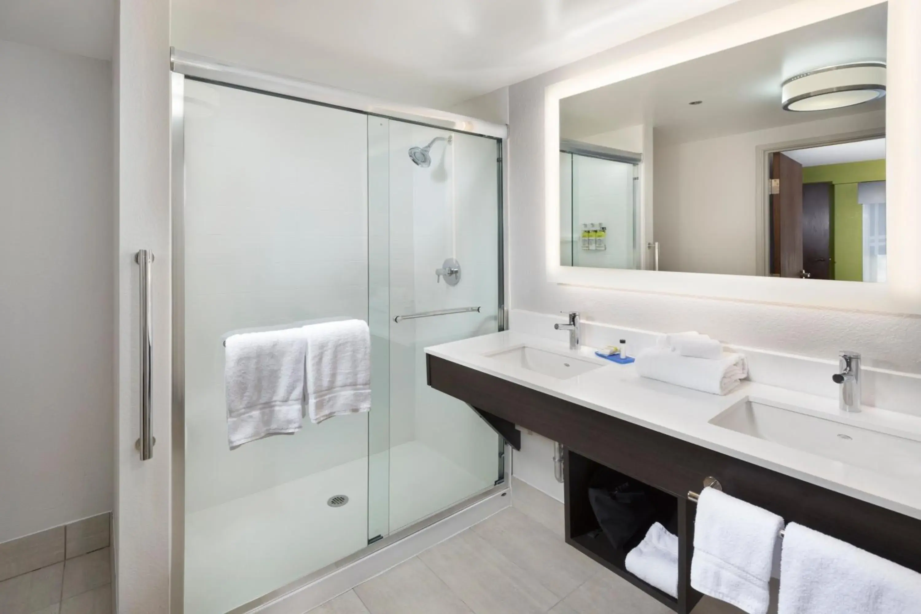 King Suite with Mountain View in Holiday Inn Express Middlesboro by IHG King Suite with Mountain View in Holiday Inn Express Middlesboro by IHG