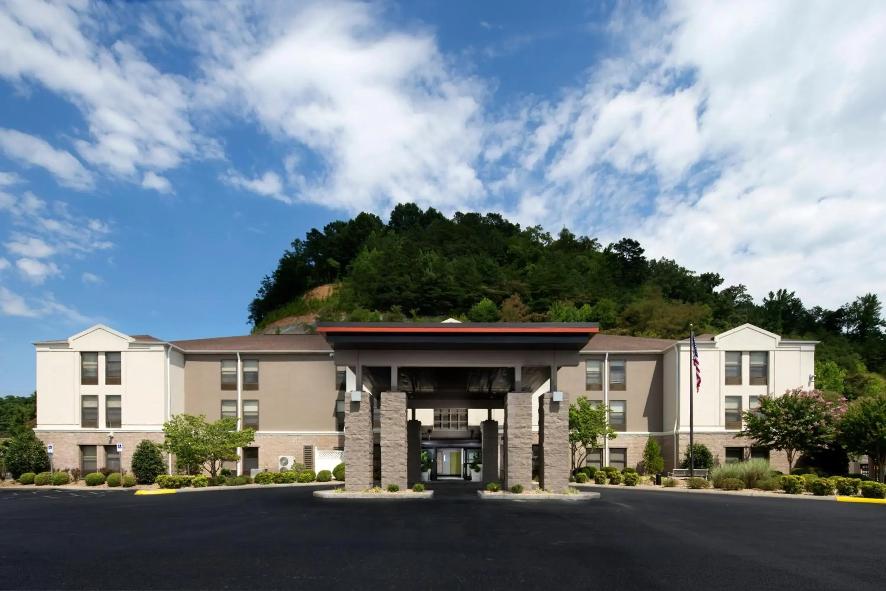 Property building in Holiday Inn Express Middlesboro by IHG Property building in Holiday Inn Express Middlesboro by IHG