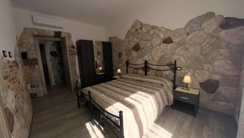 Bedroom, Bed in Rocca Pinta Guest House