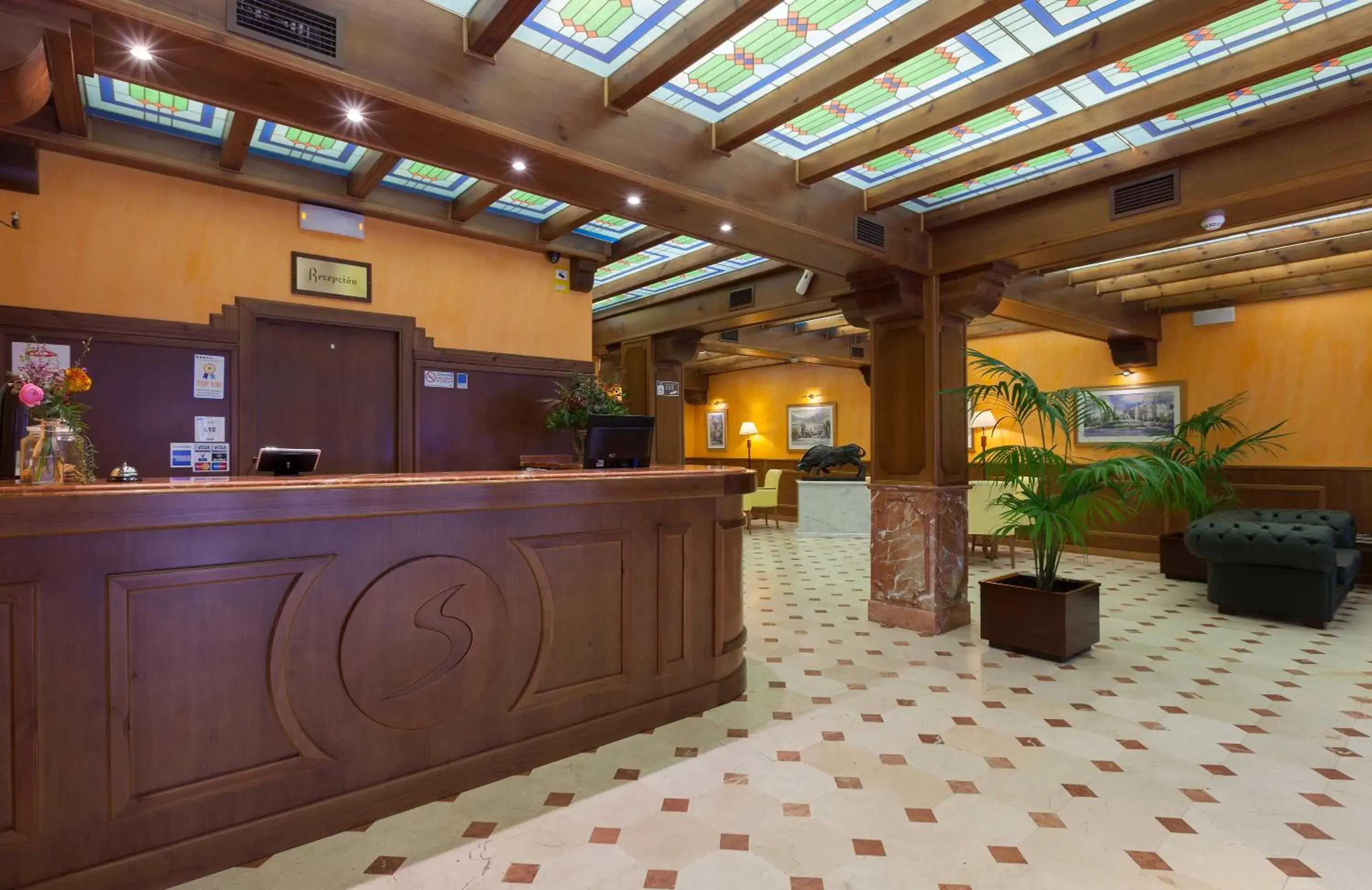 Lobby or reception in Agora Juan de Austria Lobby or reception in Agora Juan de Austria