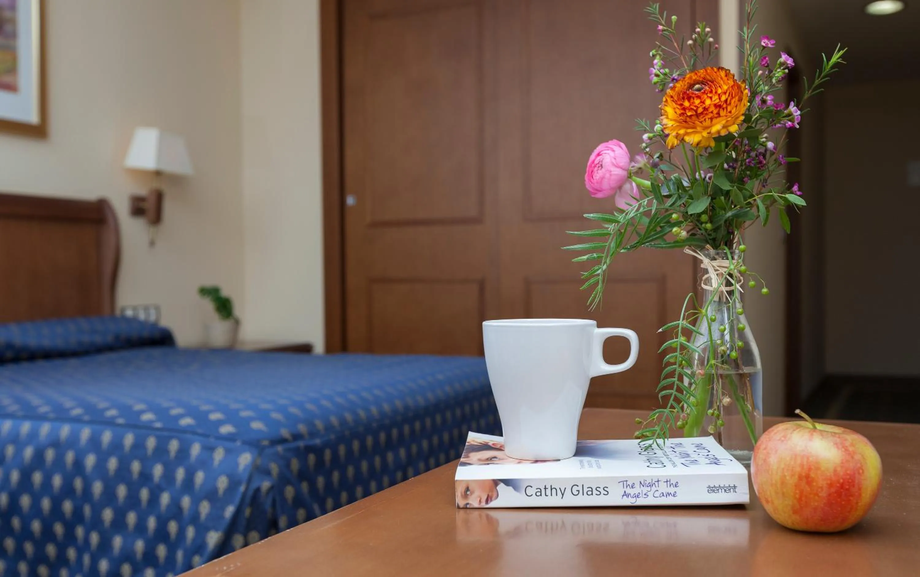 Photo of the whole room, Bed in Agora Juan de Austria