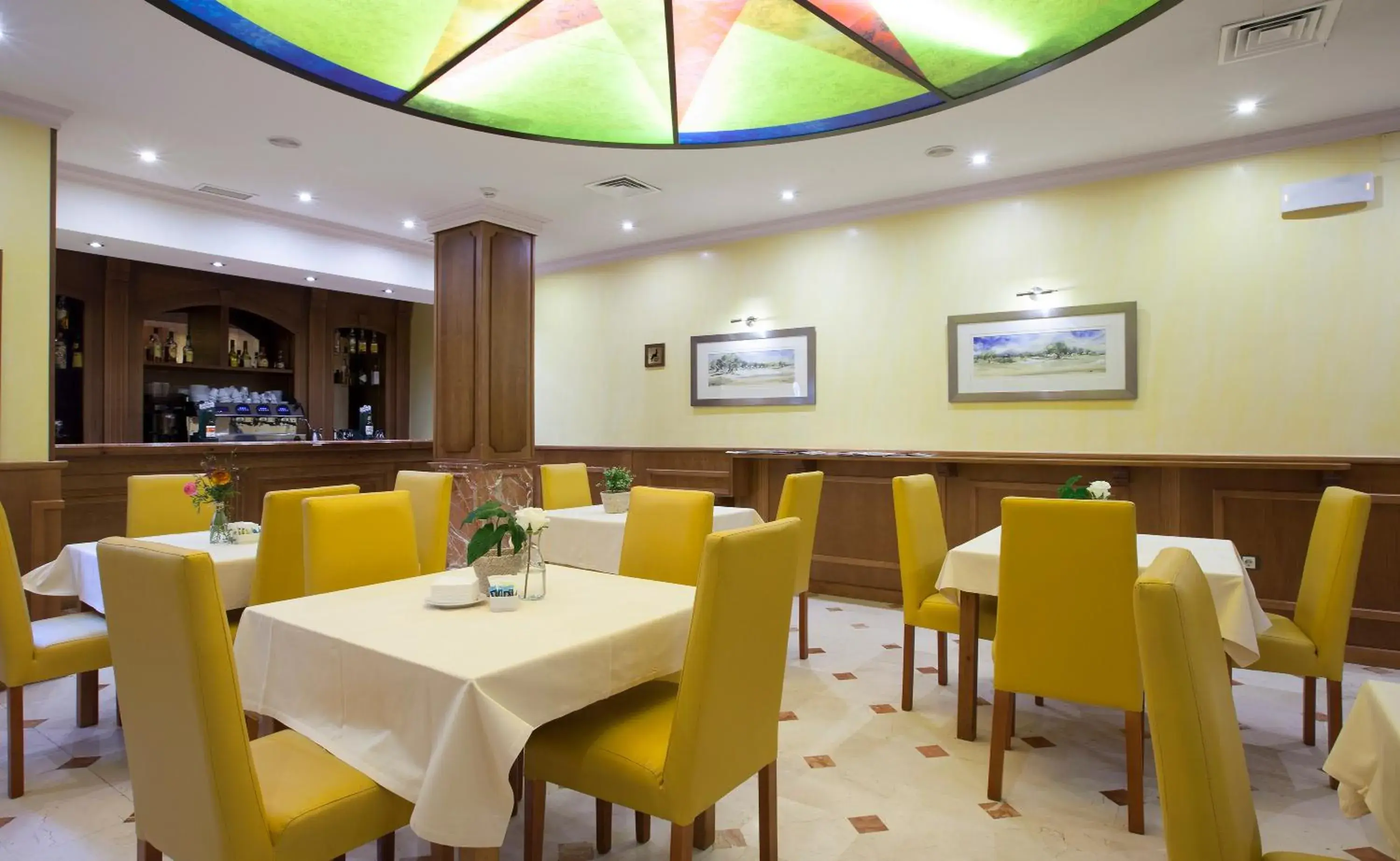 Restaurant/places to eat in Agora Juan de Austria Restaurant/places to eat in Agora Juan de Austria