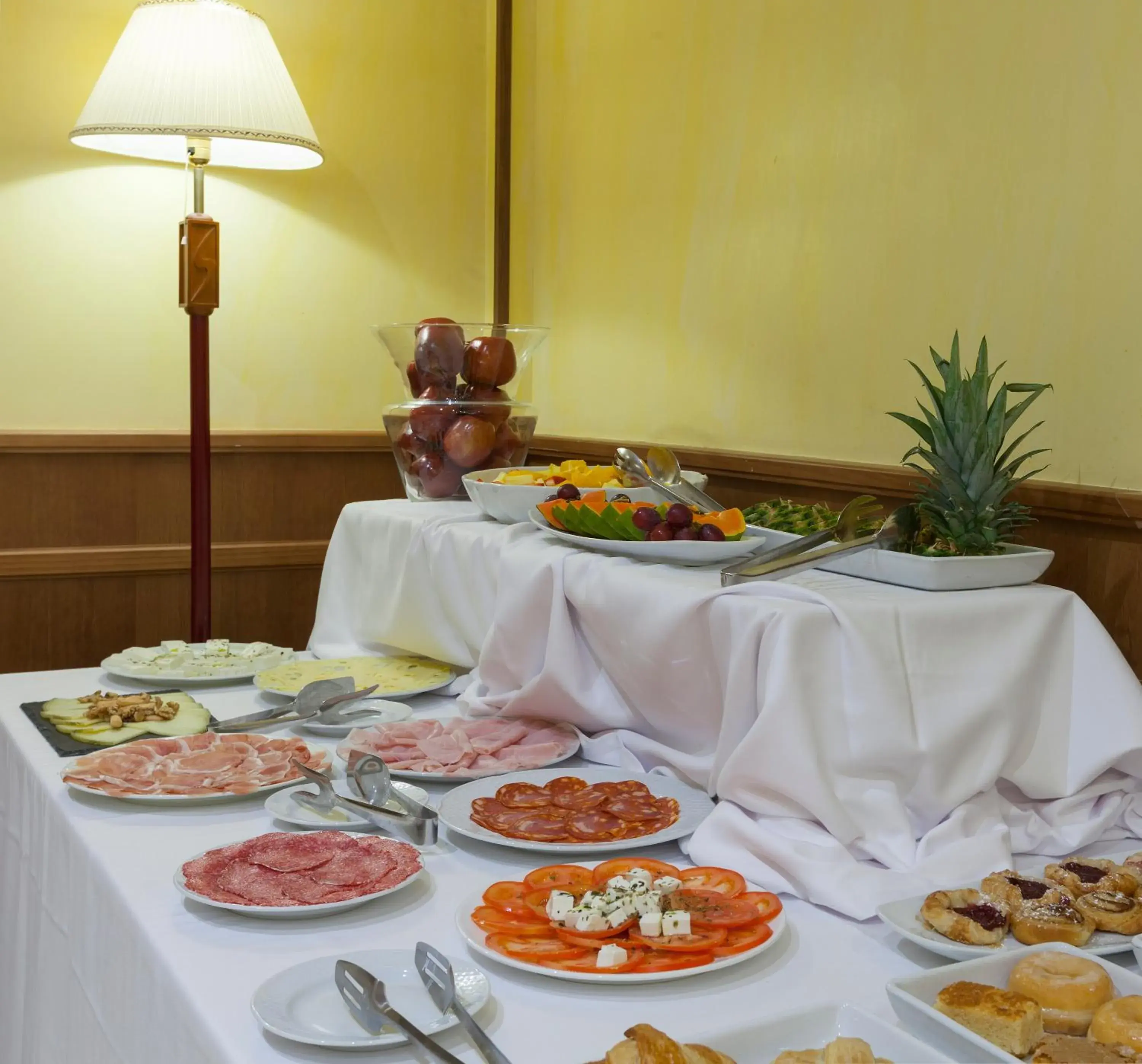 Restaurant/places to eat in Agora Juan de Austria Restaurant/places to eat in Agora Juan de Austria