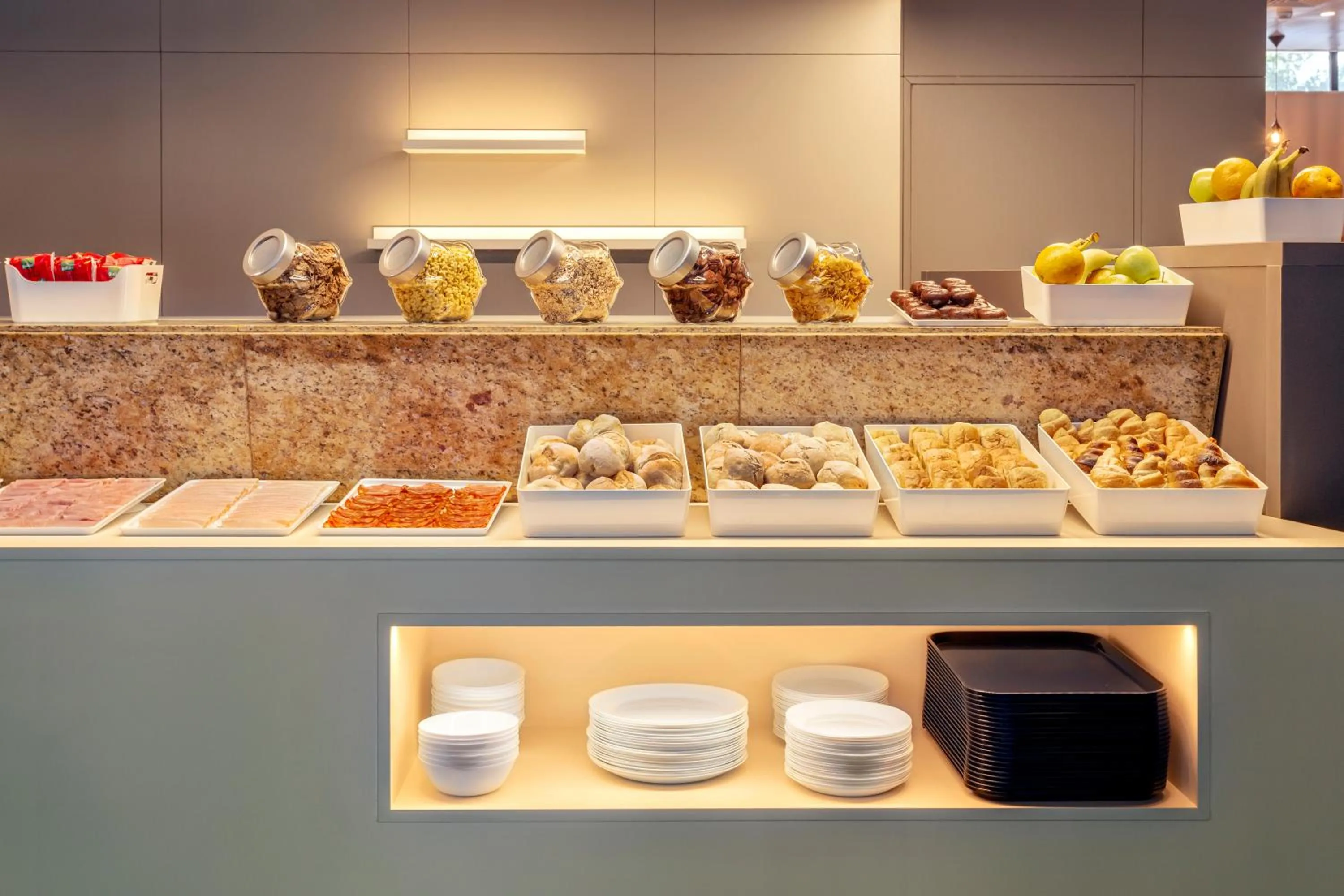 Buffet breakfast in B&B HOTEL e Apartamentos Felgueiras