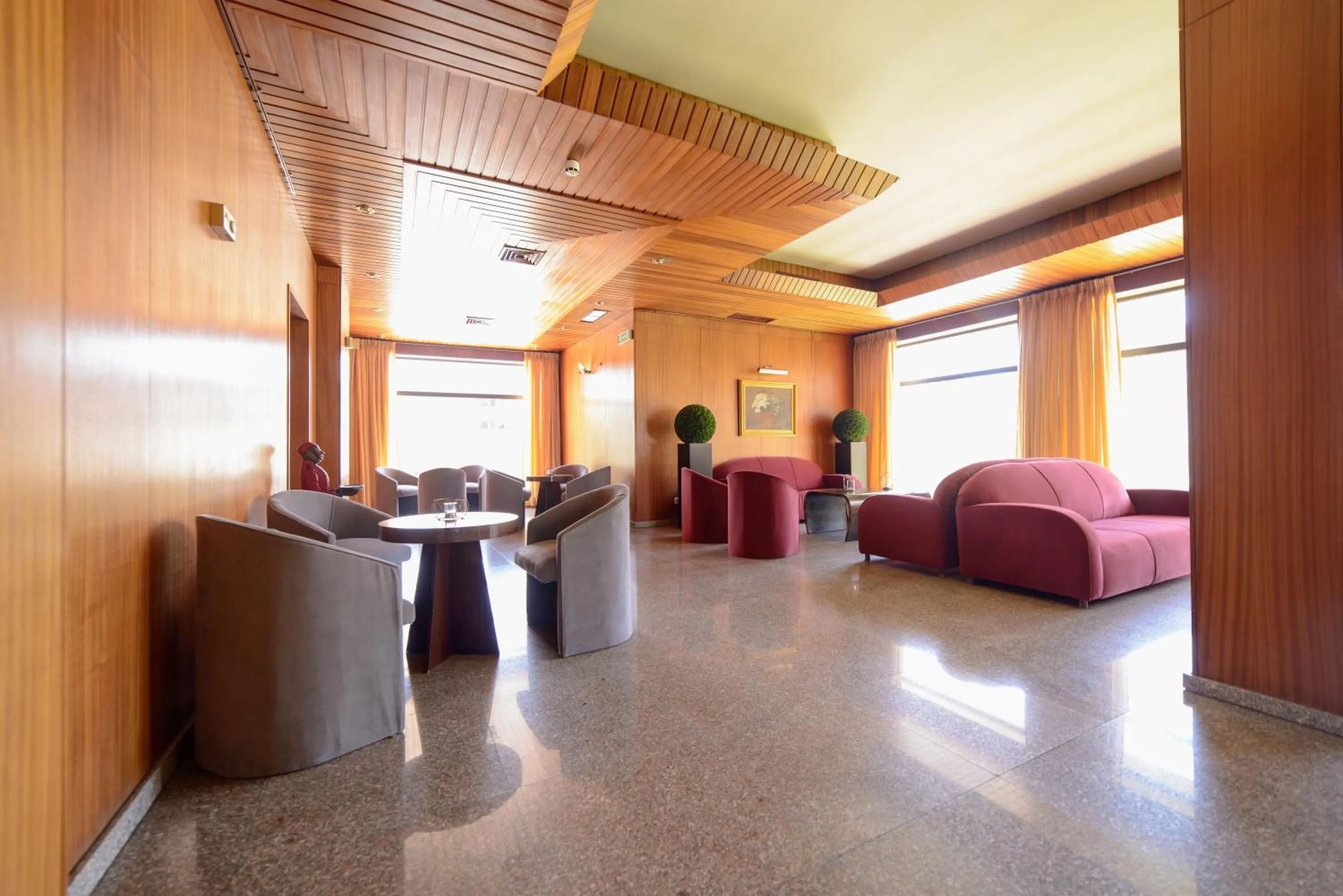 Communal lounge/ TV room in Nova Cruz Hotel