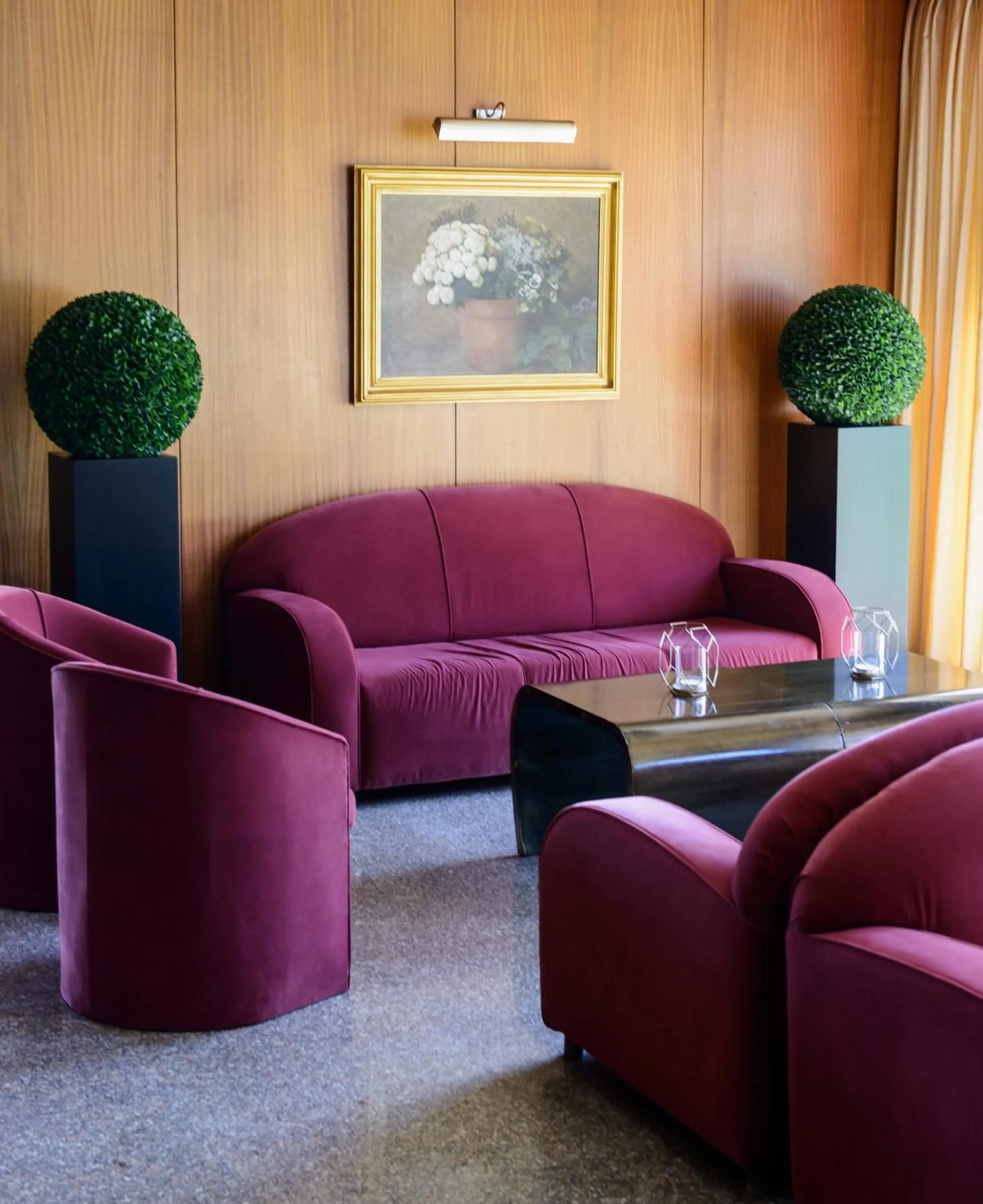 Communal lounge/ TV room in Nova Cruz Hotel