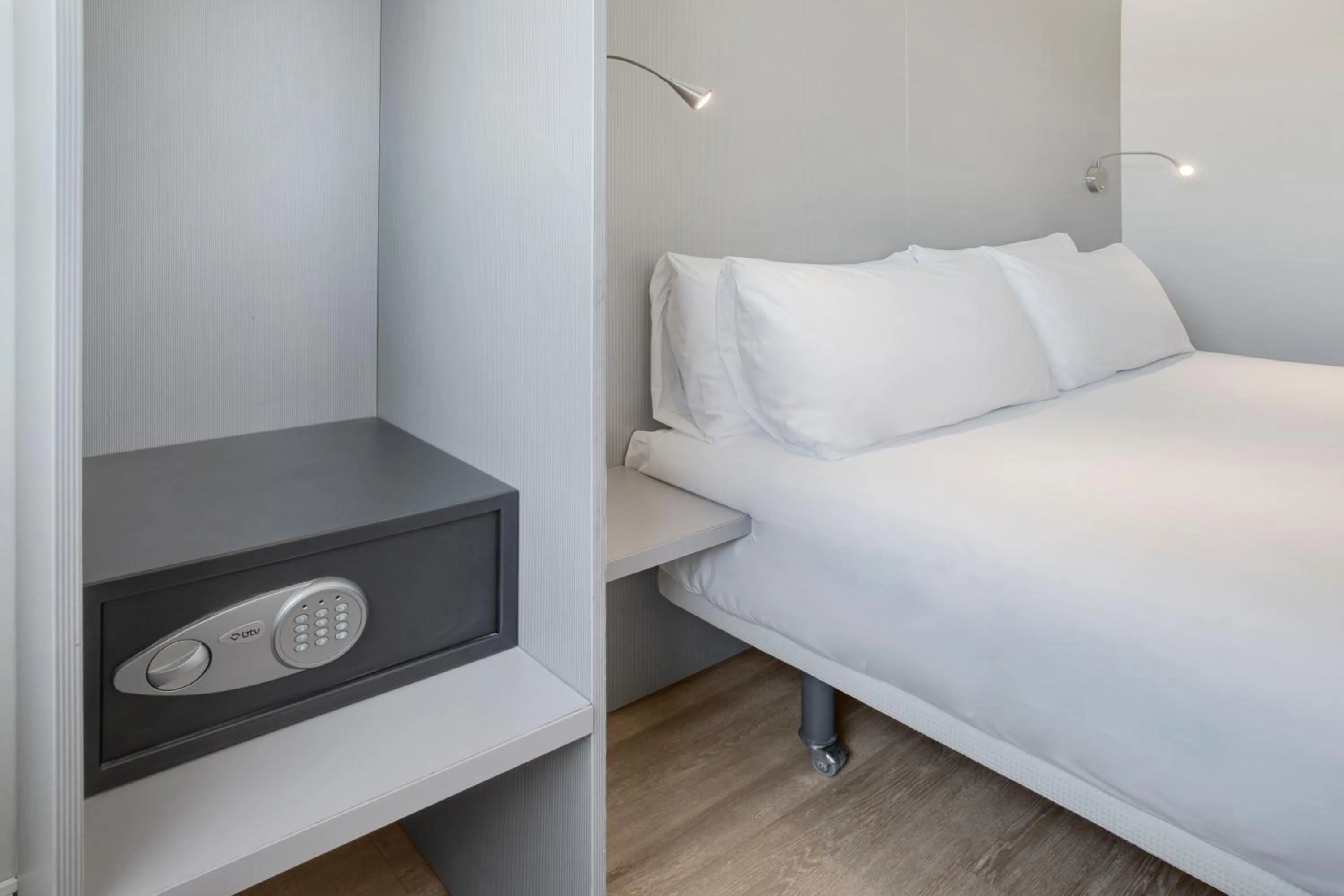 Bedroom, Bed in B&B HOTEL Barcelona Granollers