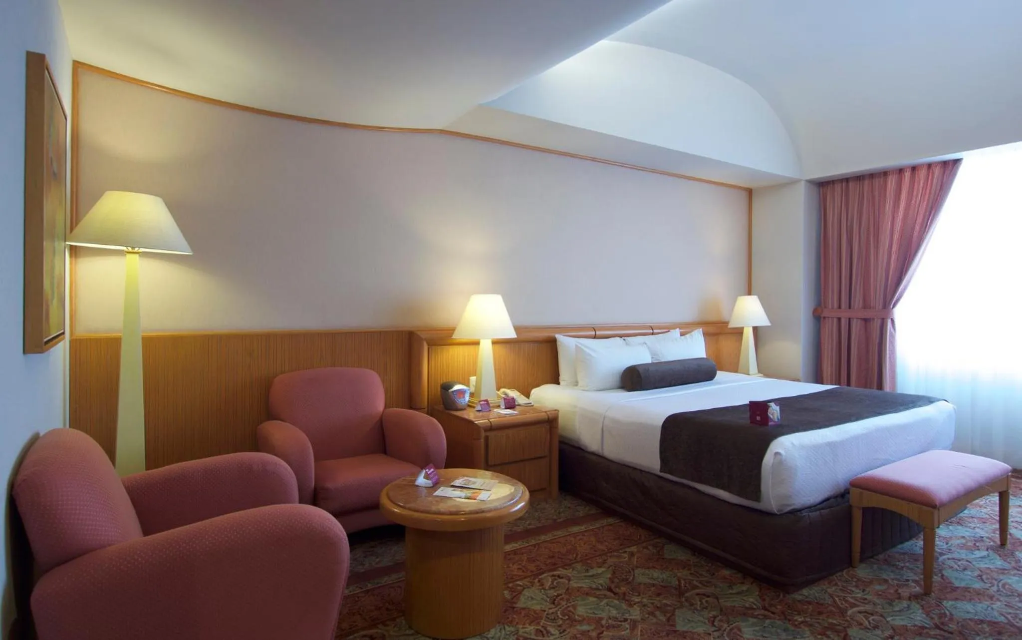 Photo of the whole room, Bed in Crowne Plaza Hotel Mexico City North-Tlalnepantla, an IHG Hotel