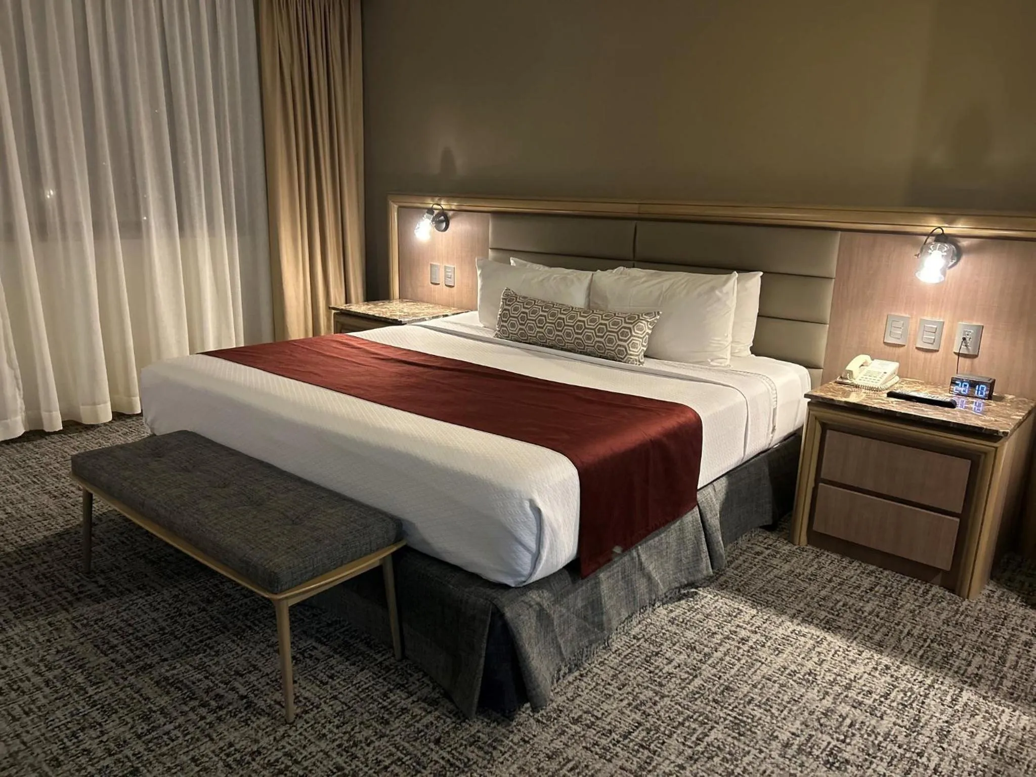 Photo of the whole room, Bed in Crowne Plaza Hotel Mexico City North-Tlalnepantla, an IHG Hotel