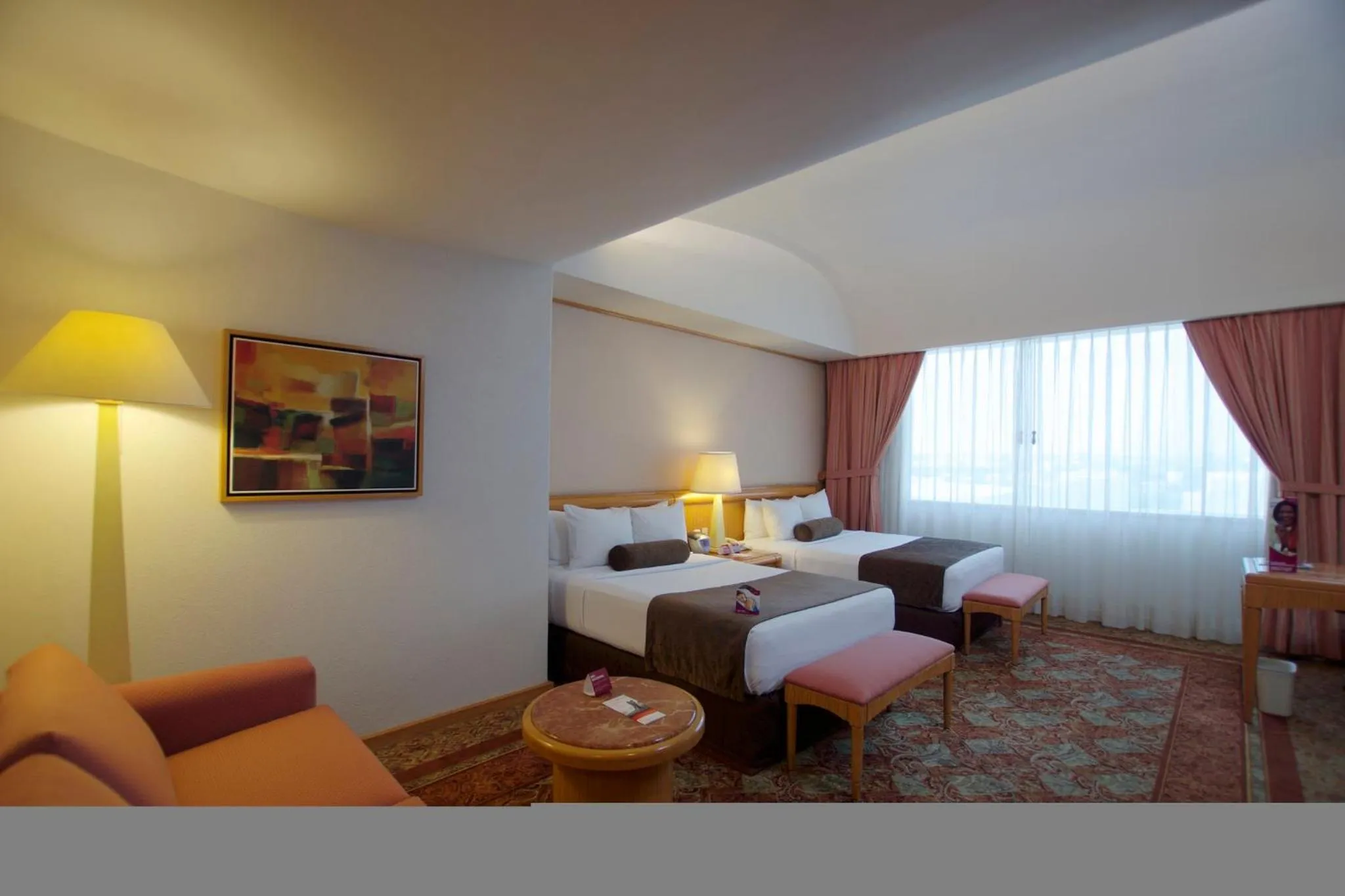Photo of the whole room, Bed in Crowne Plaza Hotel Mexico City North-Tlalnepantla, an IHG Hotel