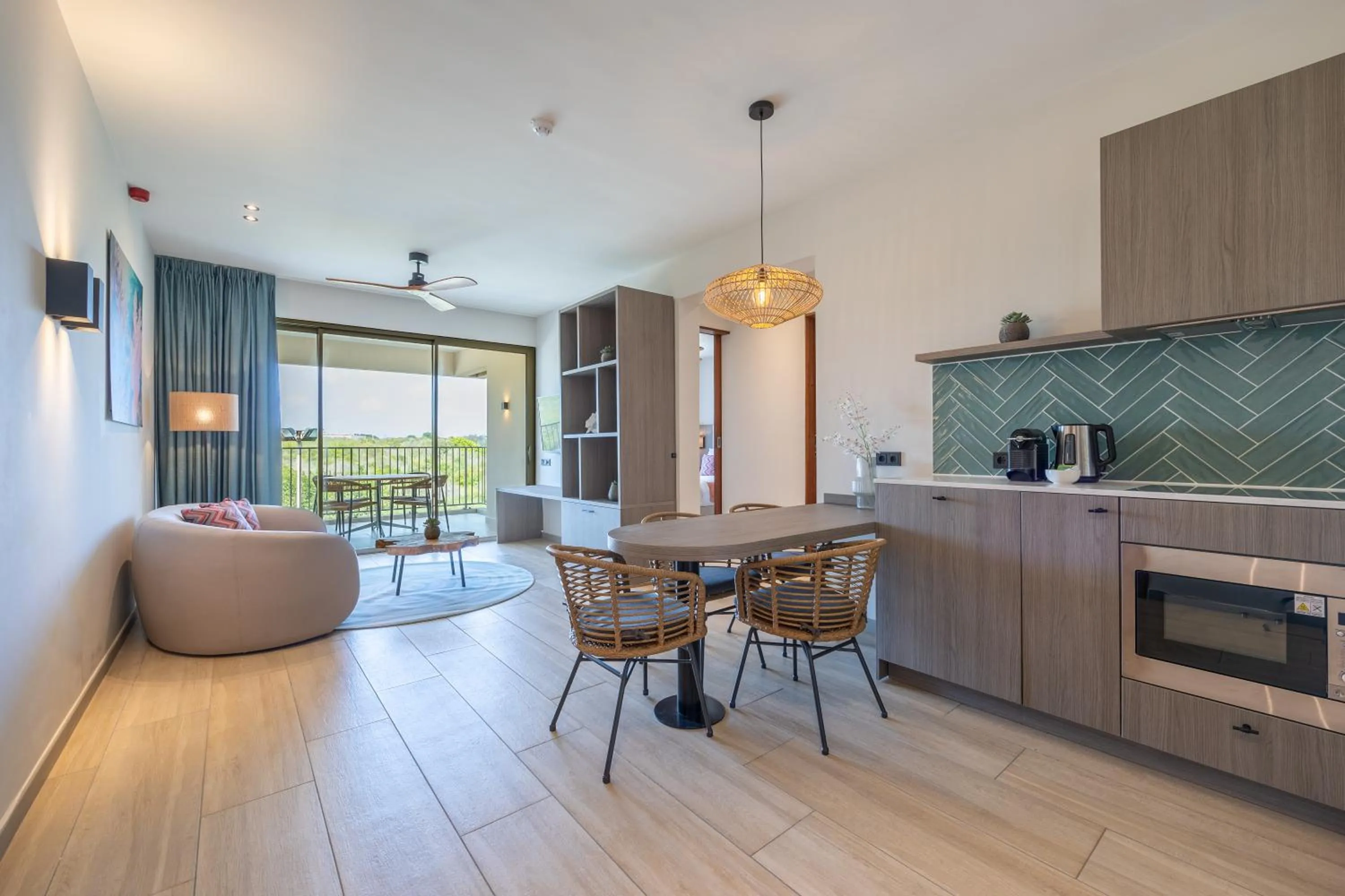 Coffee/tea facilities in Dolphin Suites & Wellness Curacao