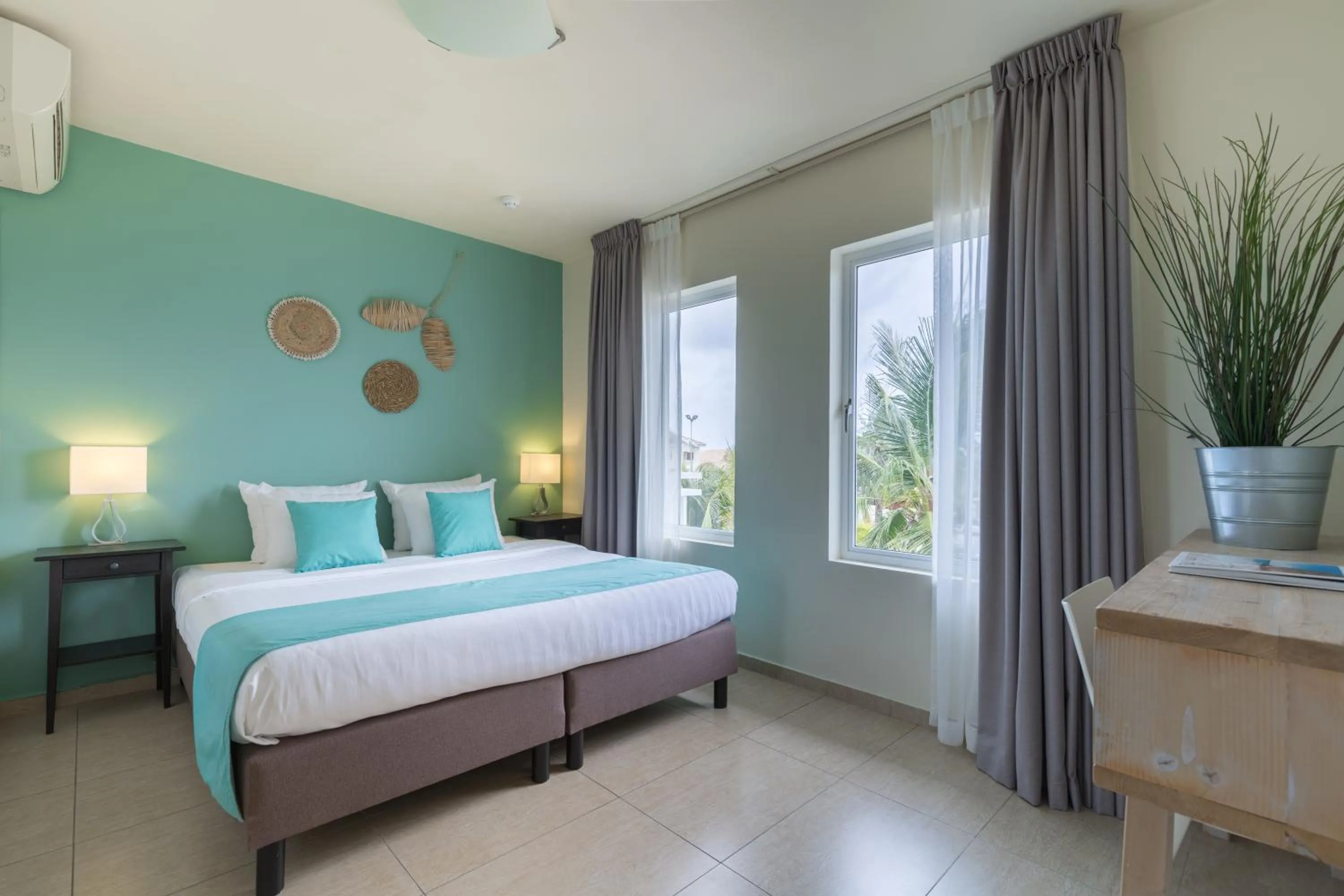 Bed in Dolphin Suites & Wellness Curacao