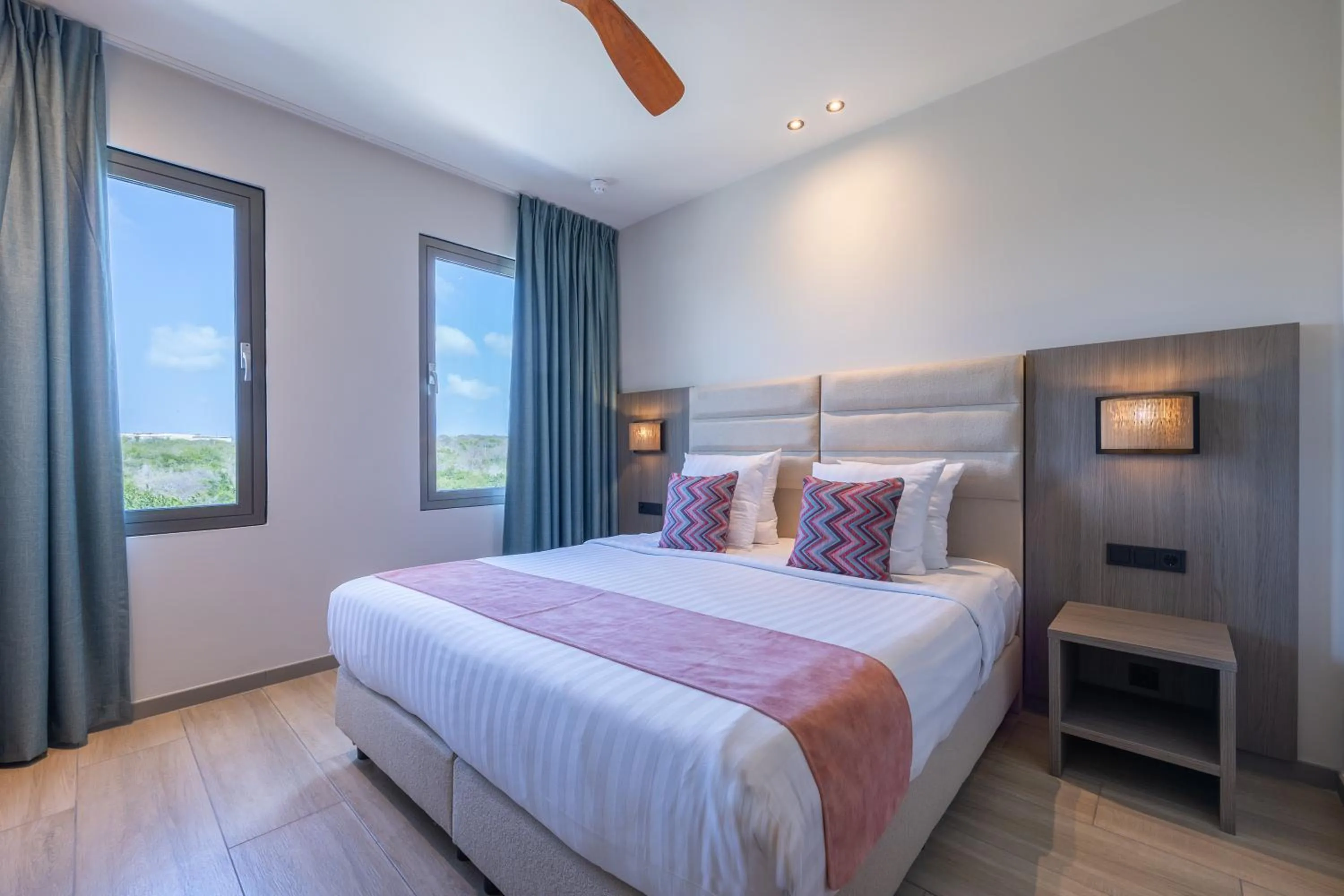 Bed in Dolphin Suites & Wellness Curacao