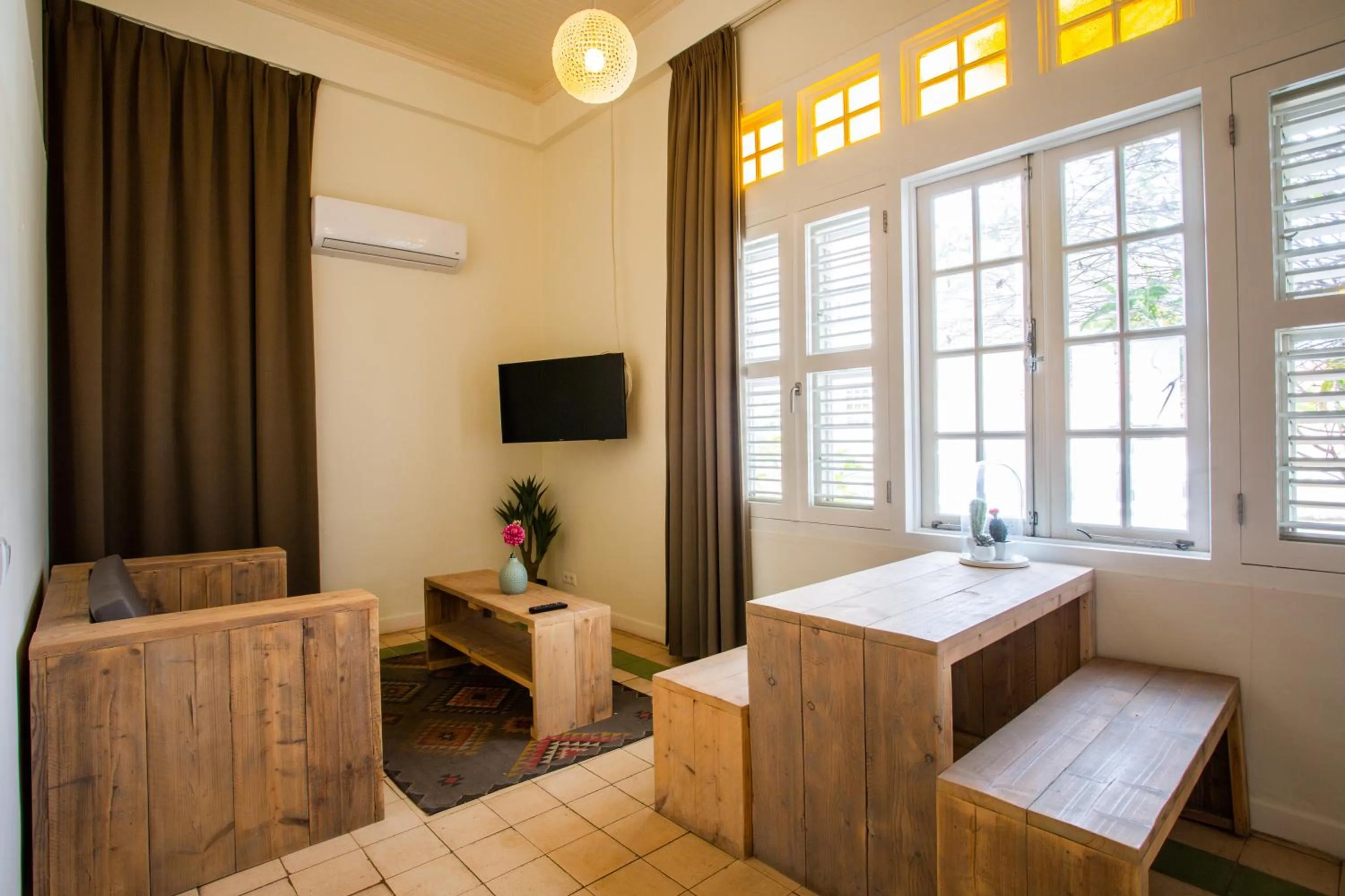 Seating area, Bed in Boutique Hotel 't Klooster