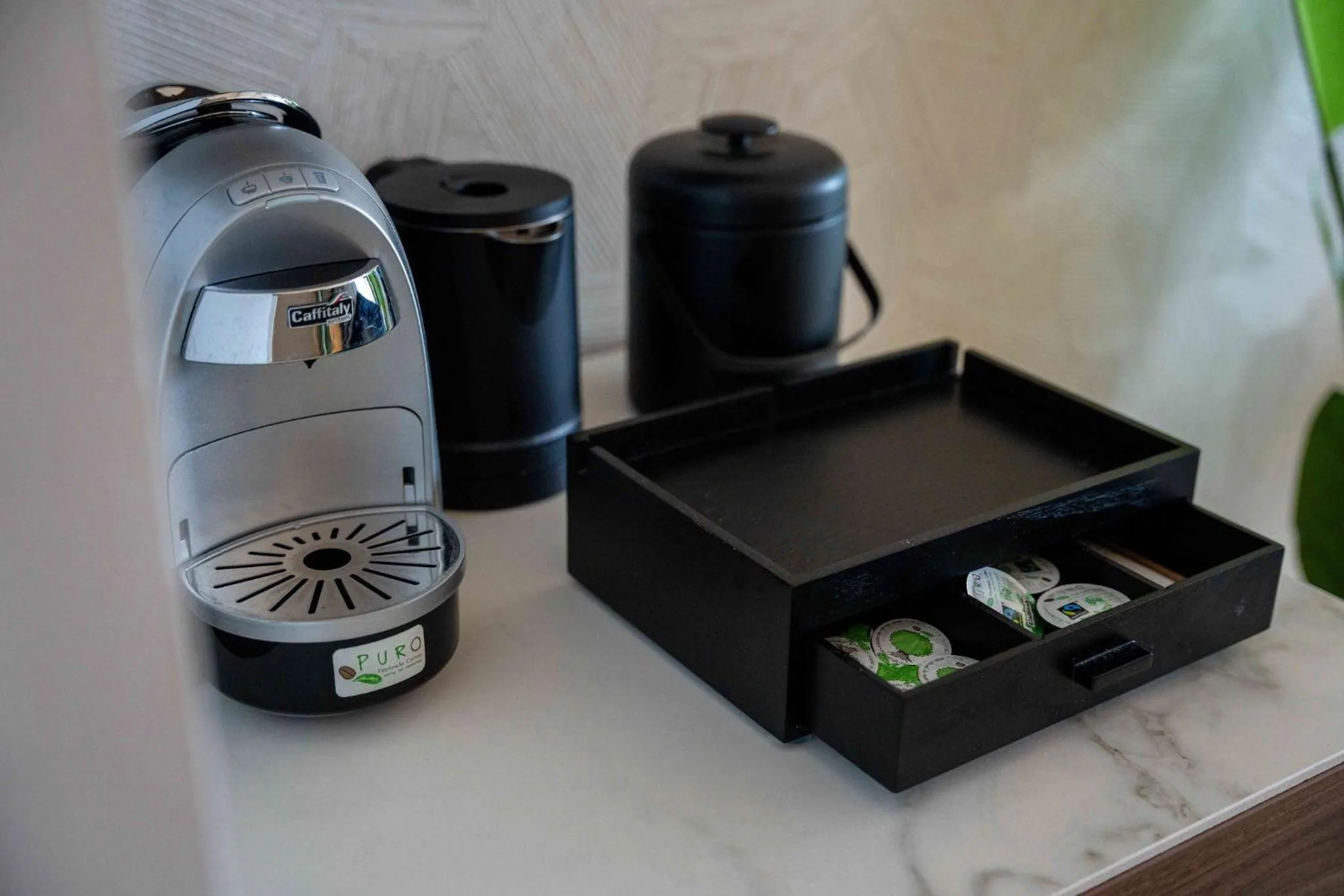 Coffee/tea facilities in Curacao Avila Beach Hotel