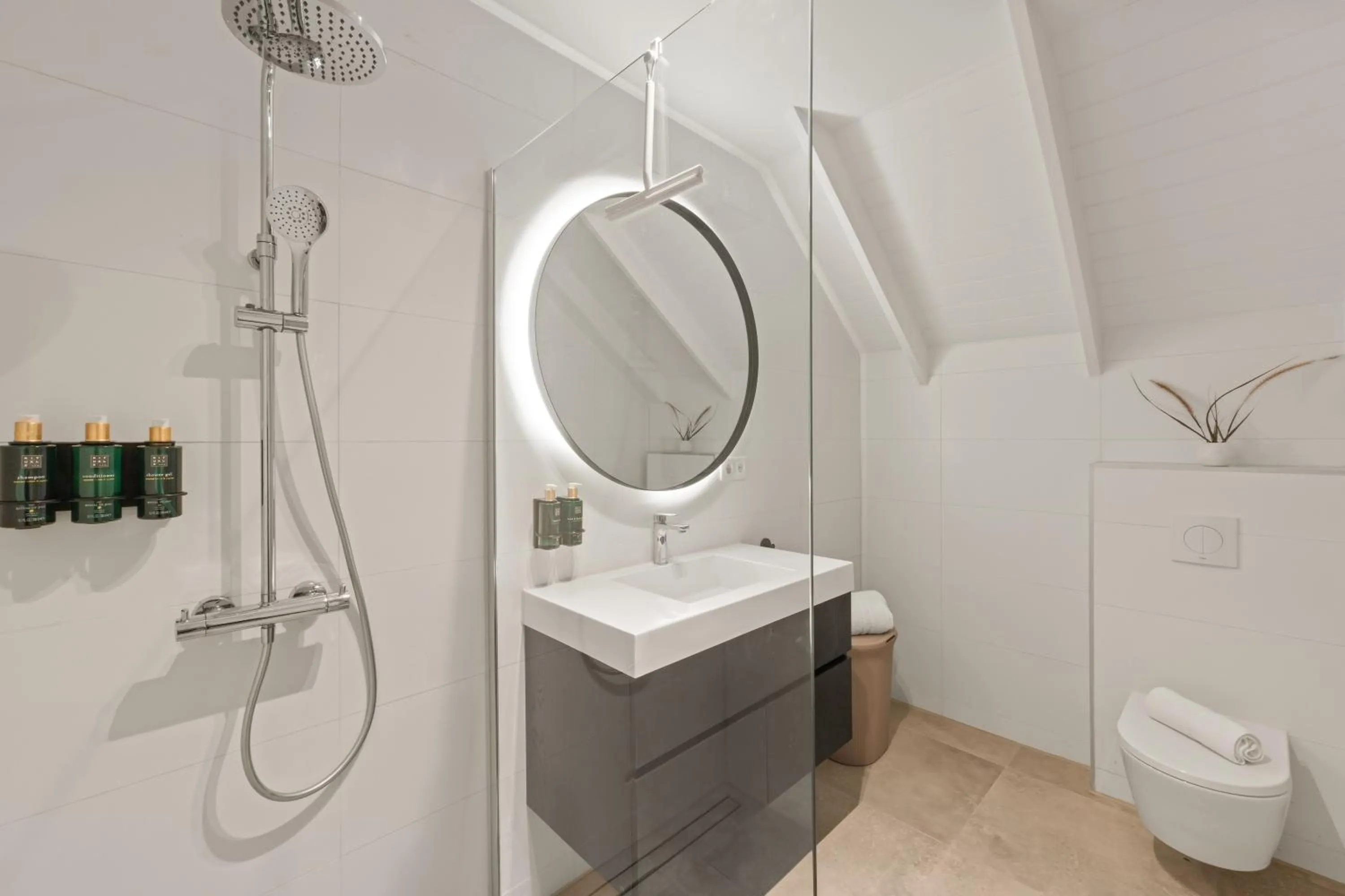 Shower in Blue Bay Curaçao Golf & Beach Resort