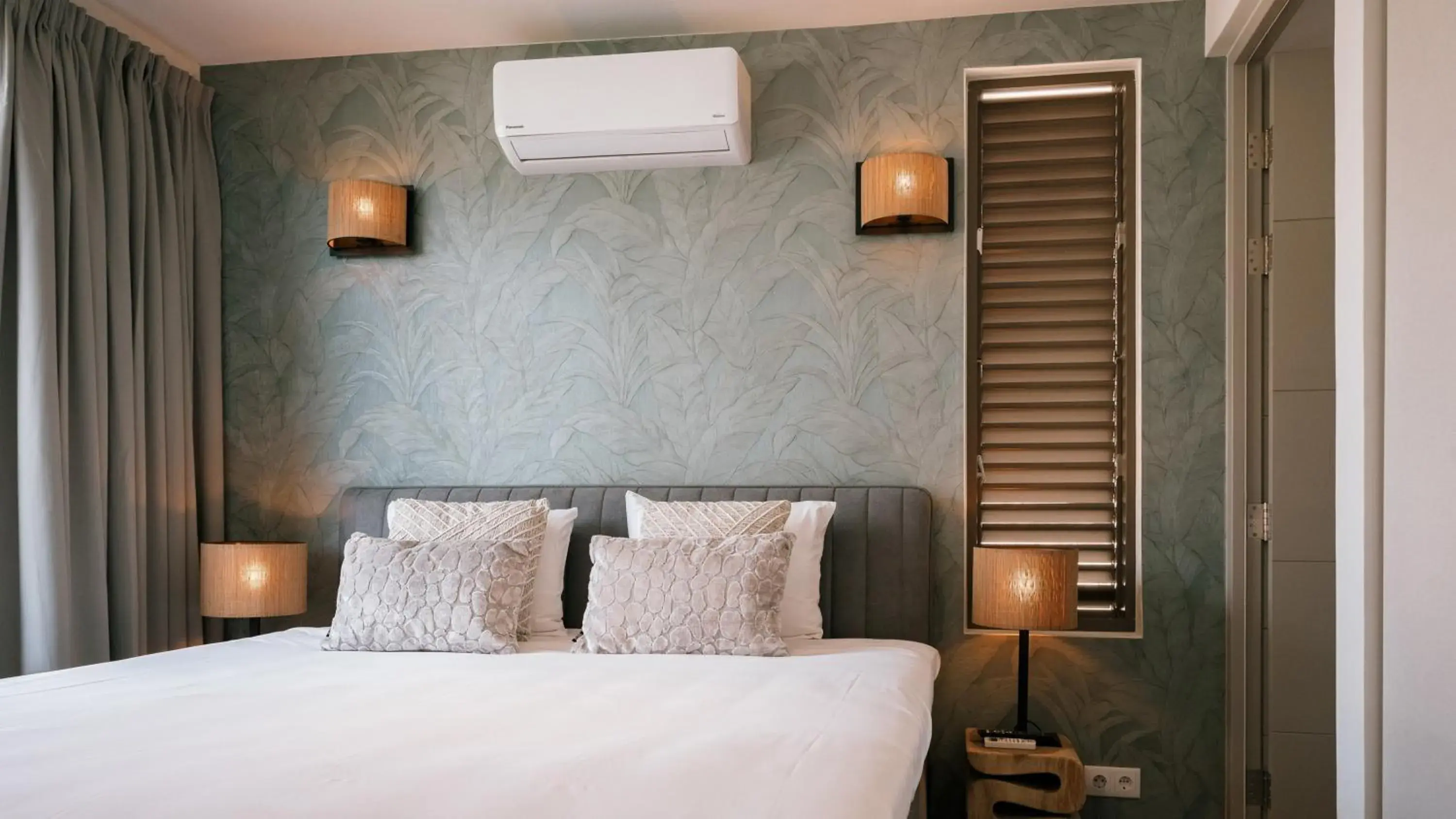 Four Bedroom Villa at The Jazmyn in Blue Bay Curaçao Golf & Beach Resort Four Bedroom Villa at The Jazmyn in Blue Bay Curaçao Golf & Beach Resort